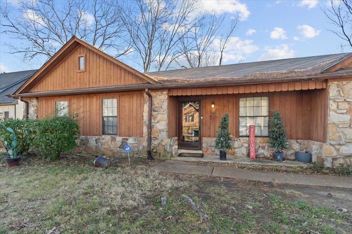 6605 Red Birch Dr Property Photo 2