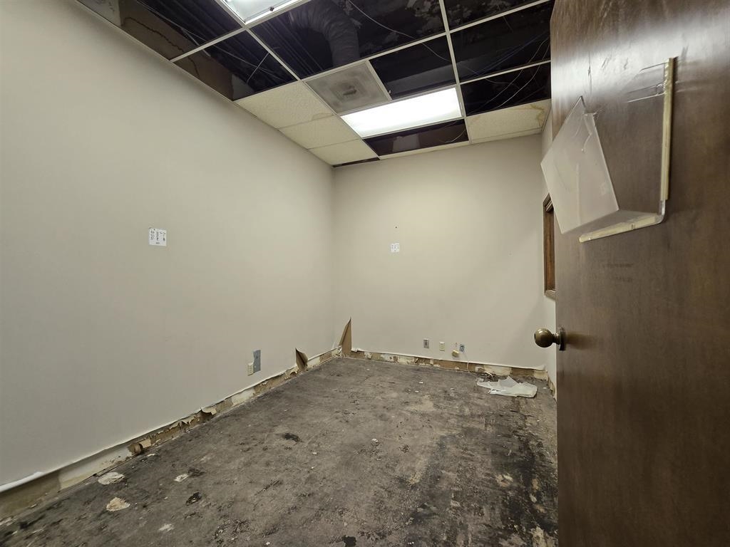 109 N Main St C-6 Property Photo 7