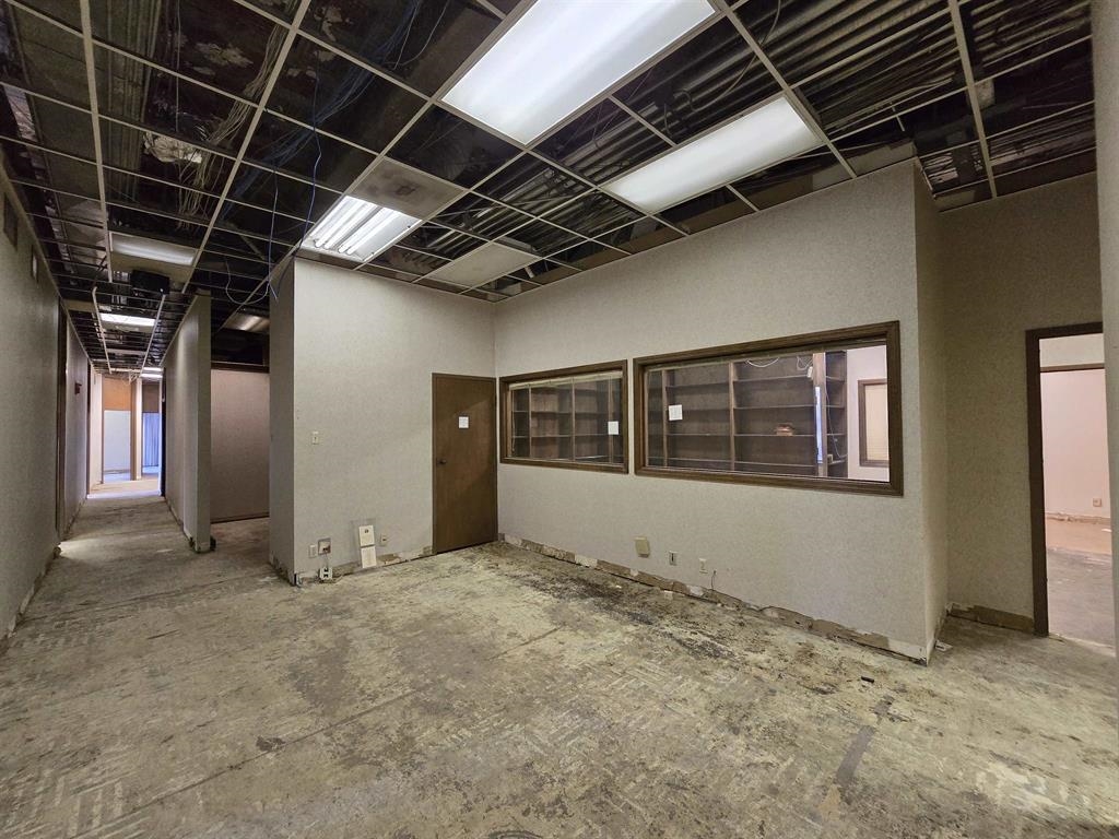 109 N Main St C-6 Property Photo 19