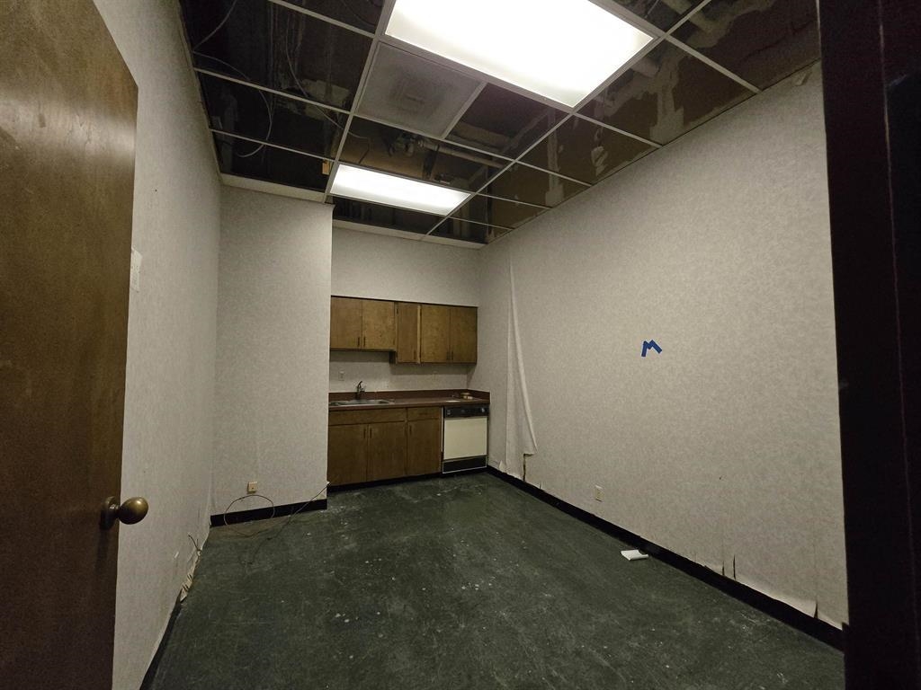 109 N Main St C-6 Property Photo 22