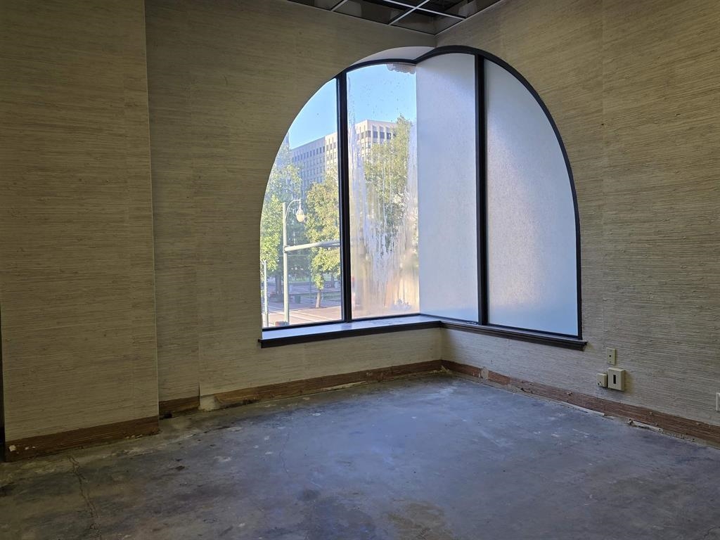 109 N Main St C-6 Property Photo 24
