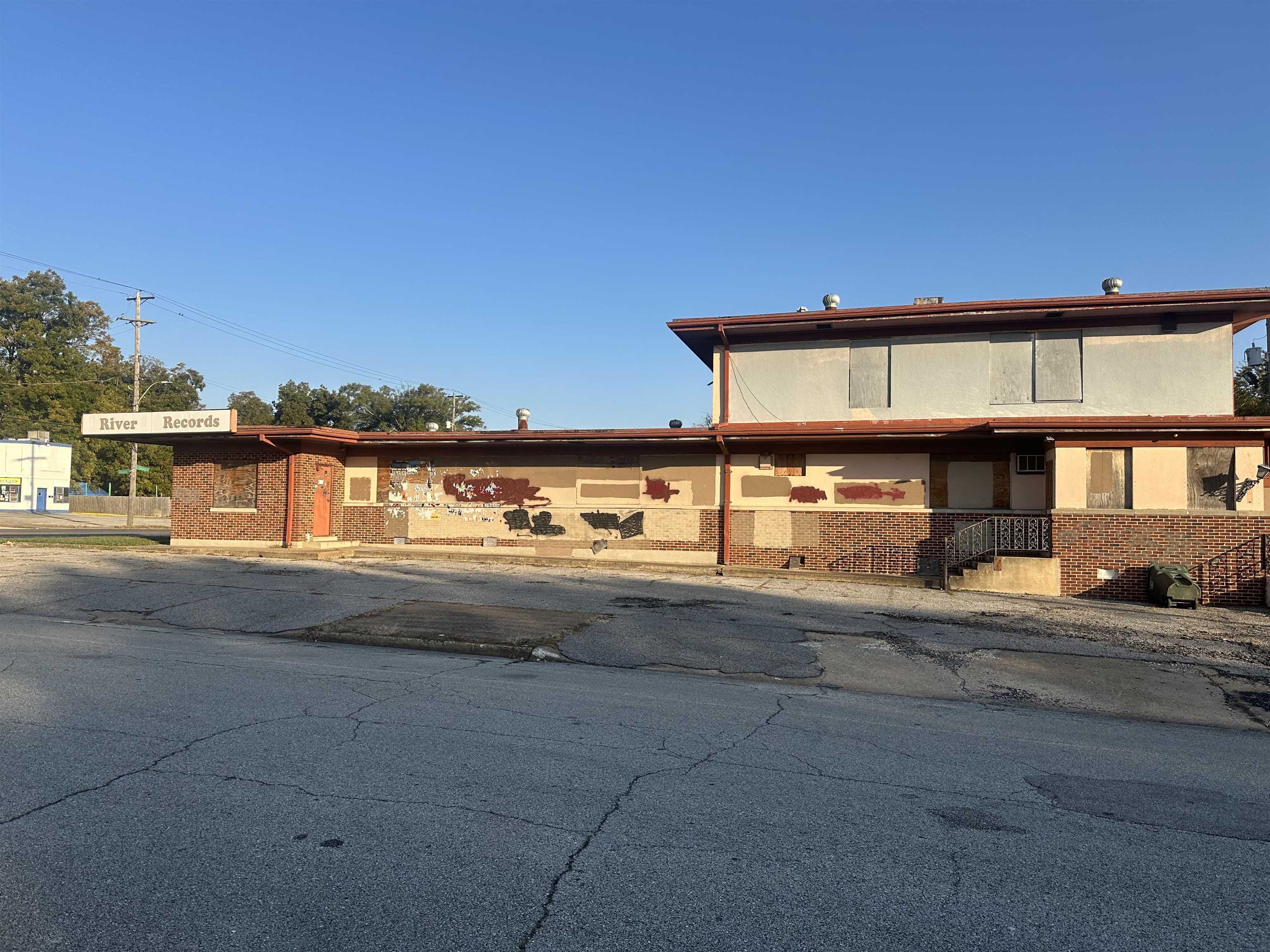 822 S HIGHLAND ST Property Photo 1