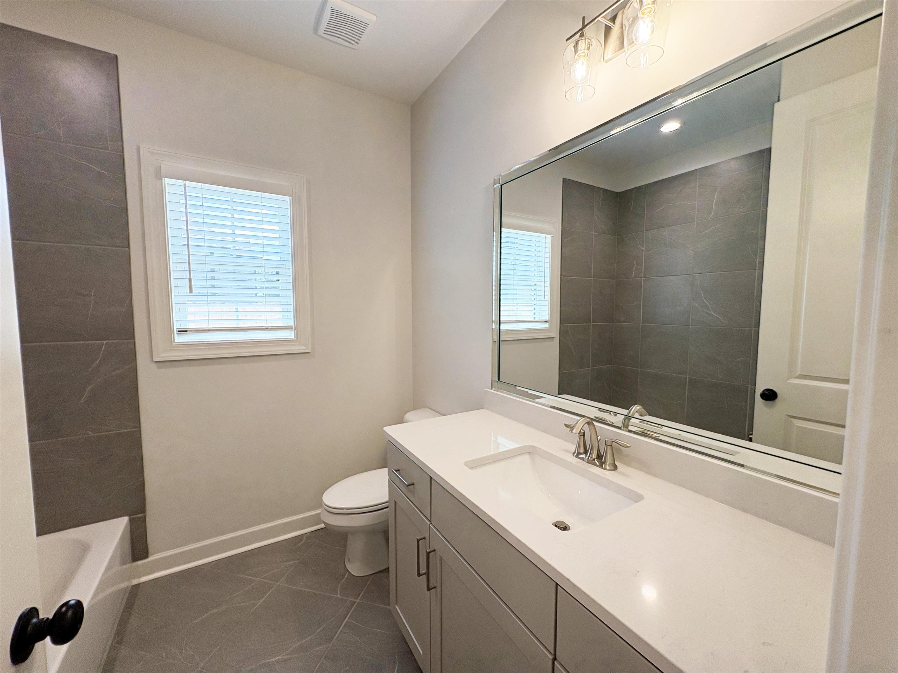 336 Rolling Grove Blvd Property Photo 15