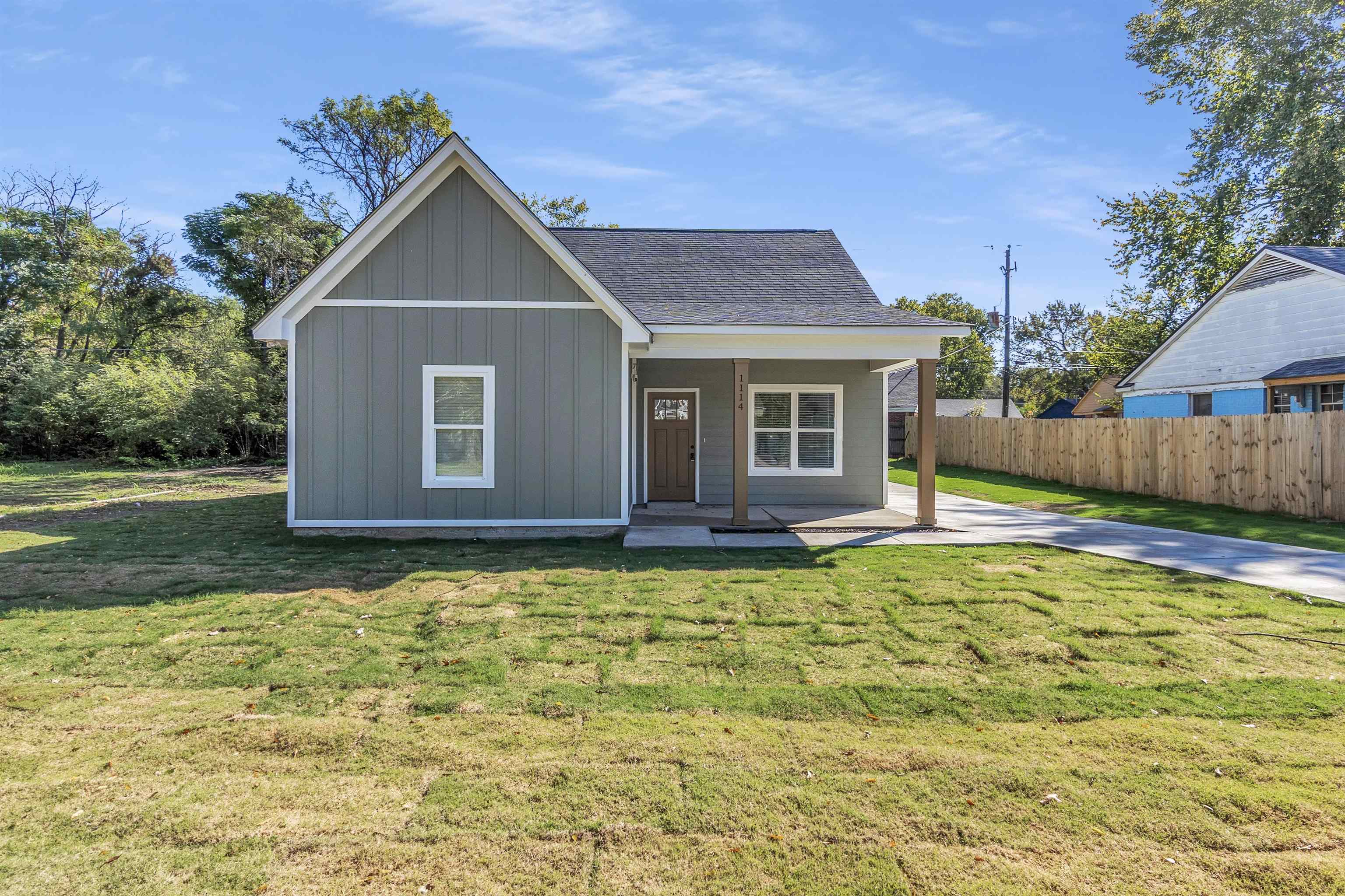 1114 N Watkins St Property Photo 1