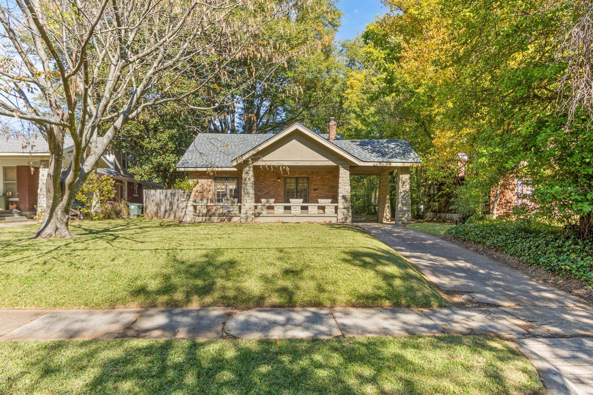 1794 York Ave Property Photo 1