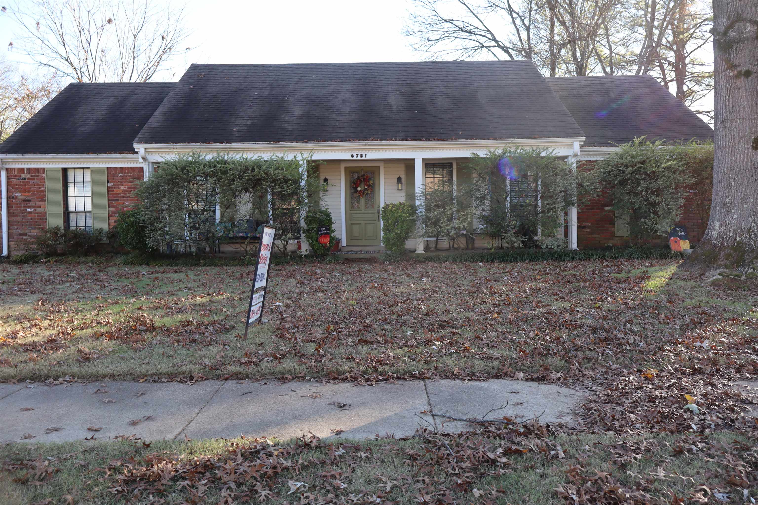 6781 HENREDON DR Property Photo 1