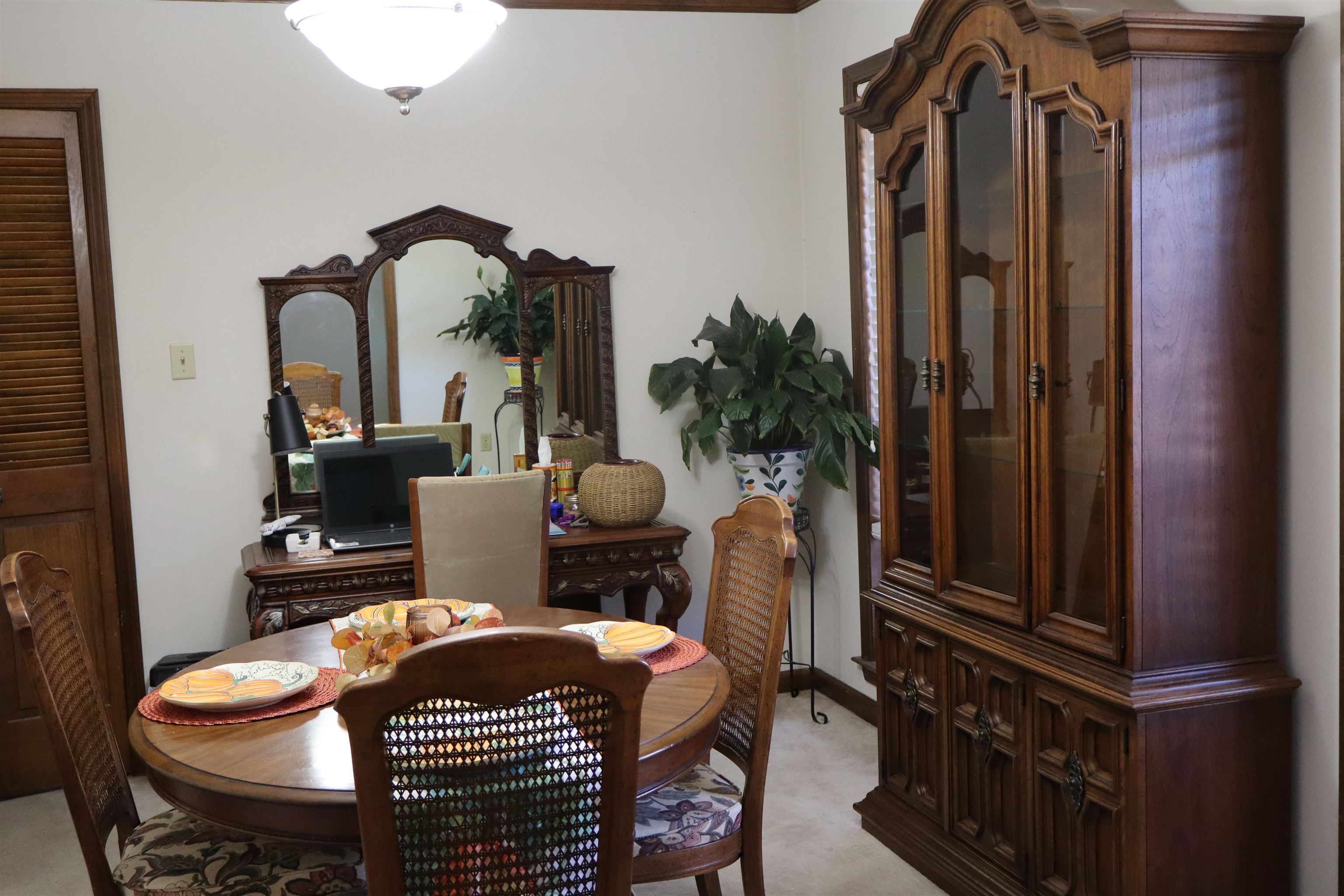 6781 Henredon Dr Property Photo 13