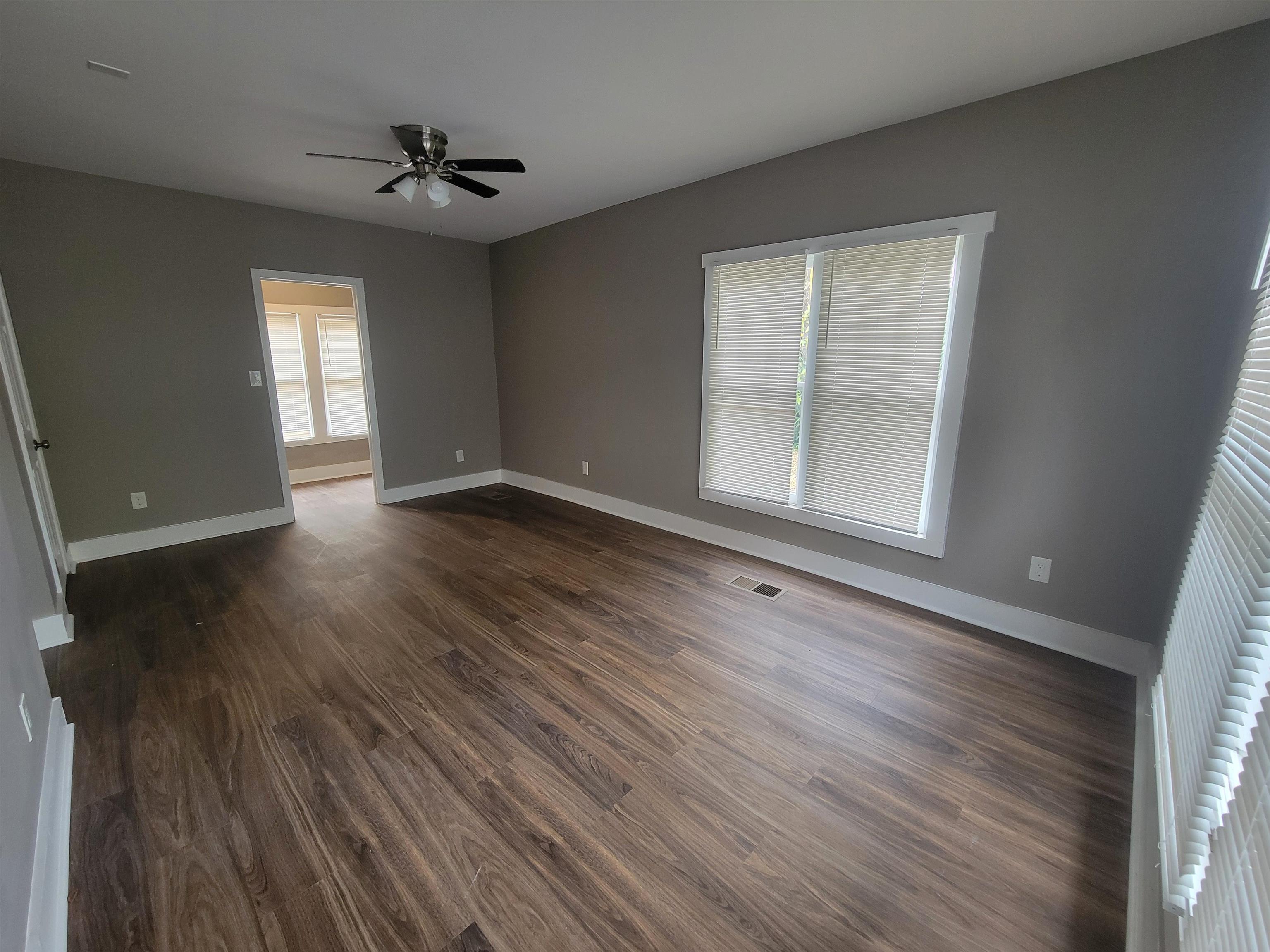 105 N Evergreen St Property Photo 11