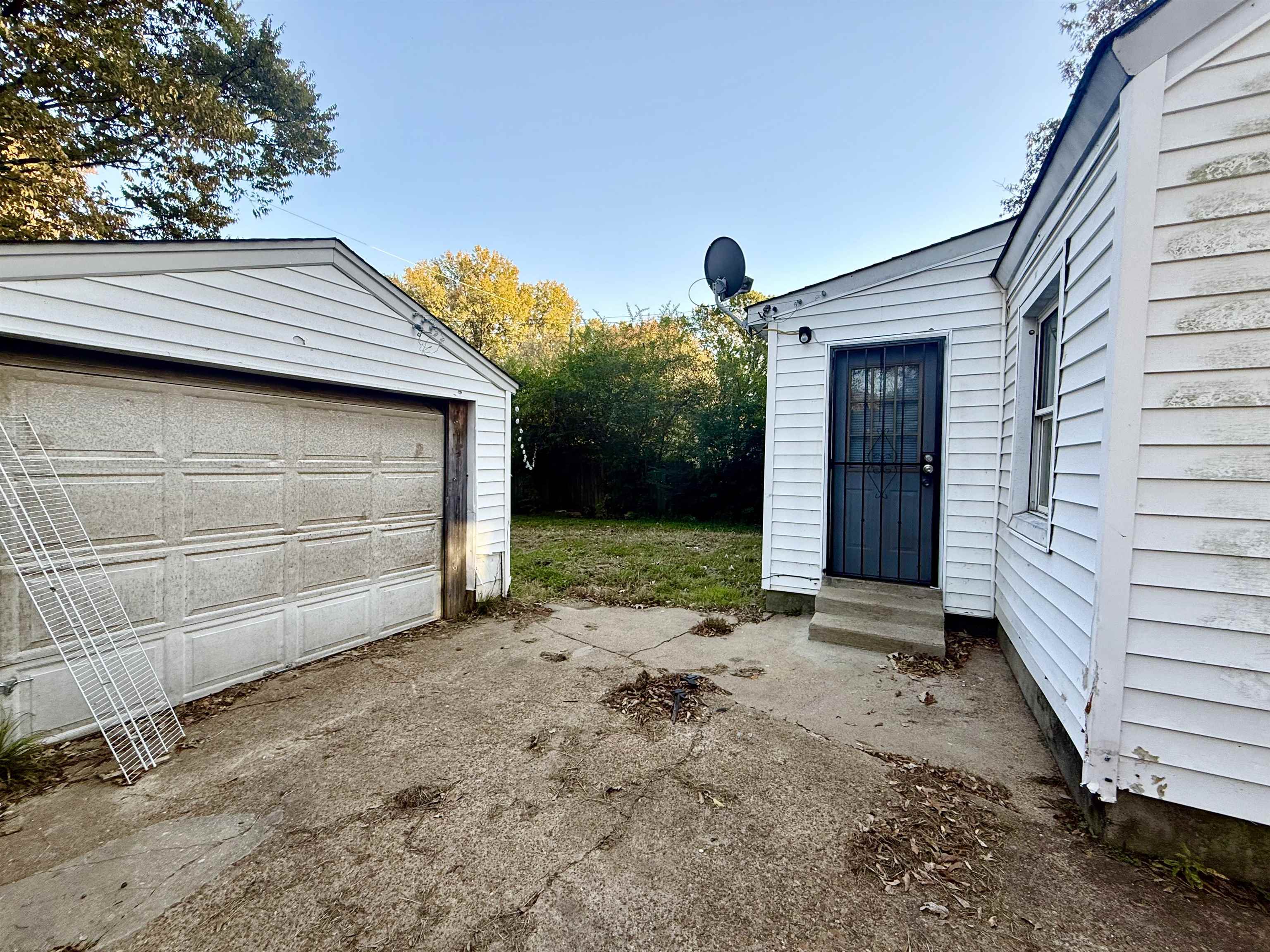 3727 Deerwood Cv Property Photo 4