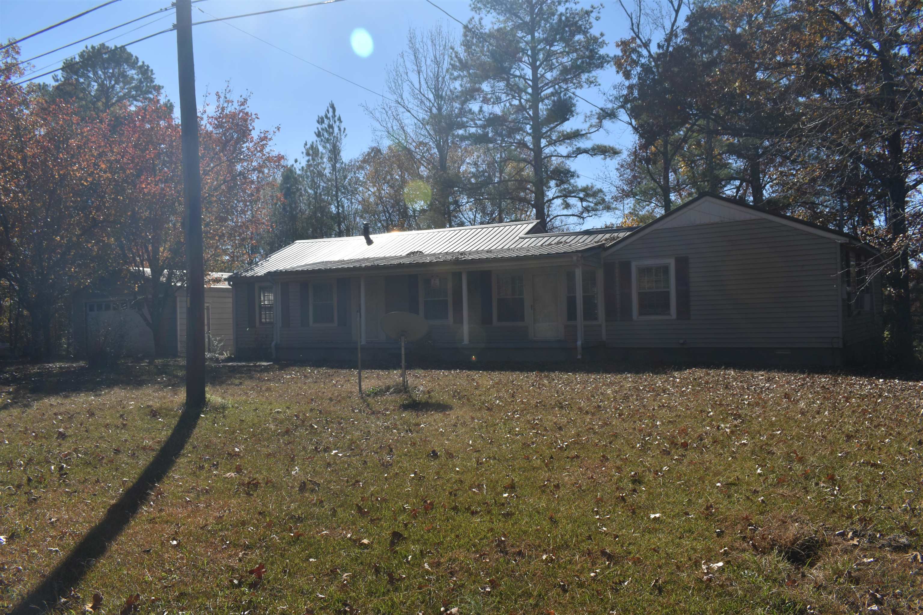 115 Falcon St Property Photo 4