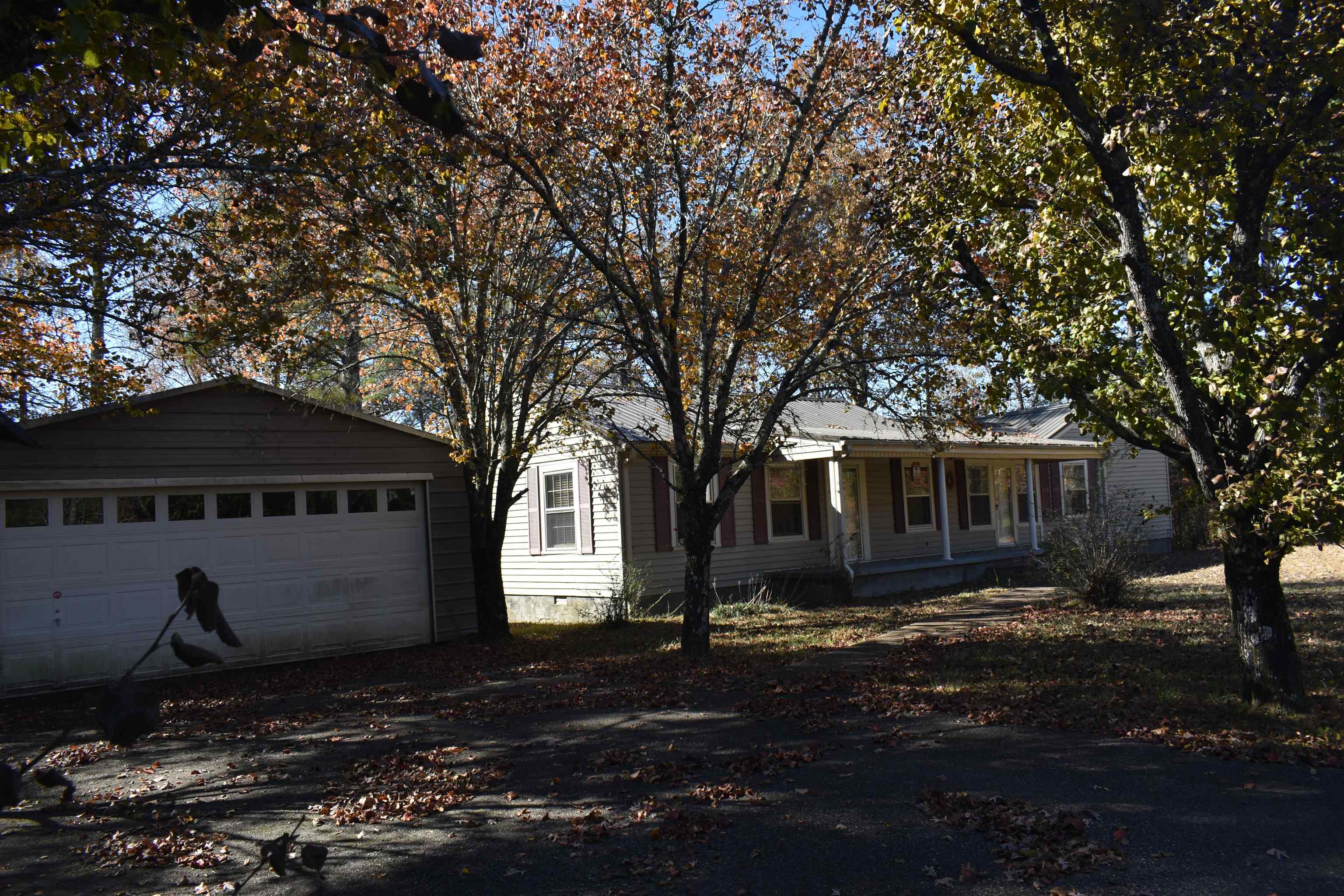 115 Falcon St Property Photo 5