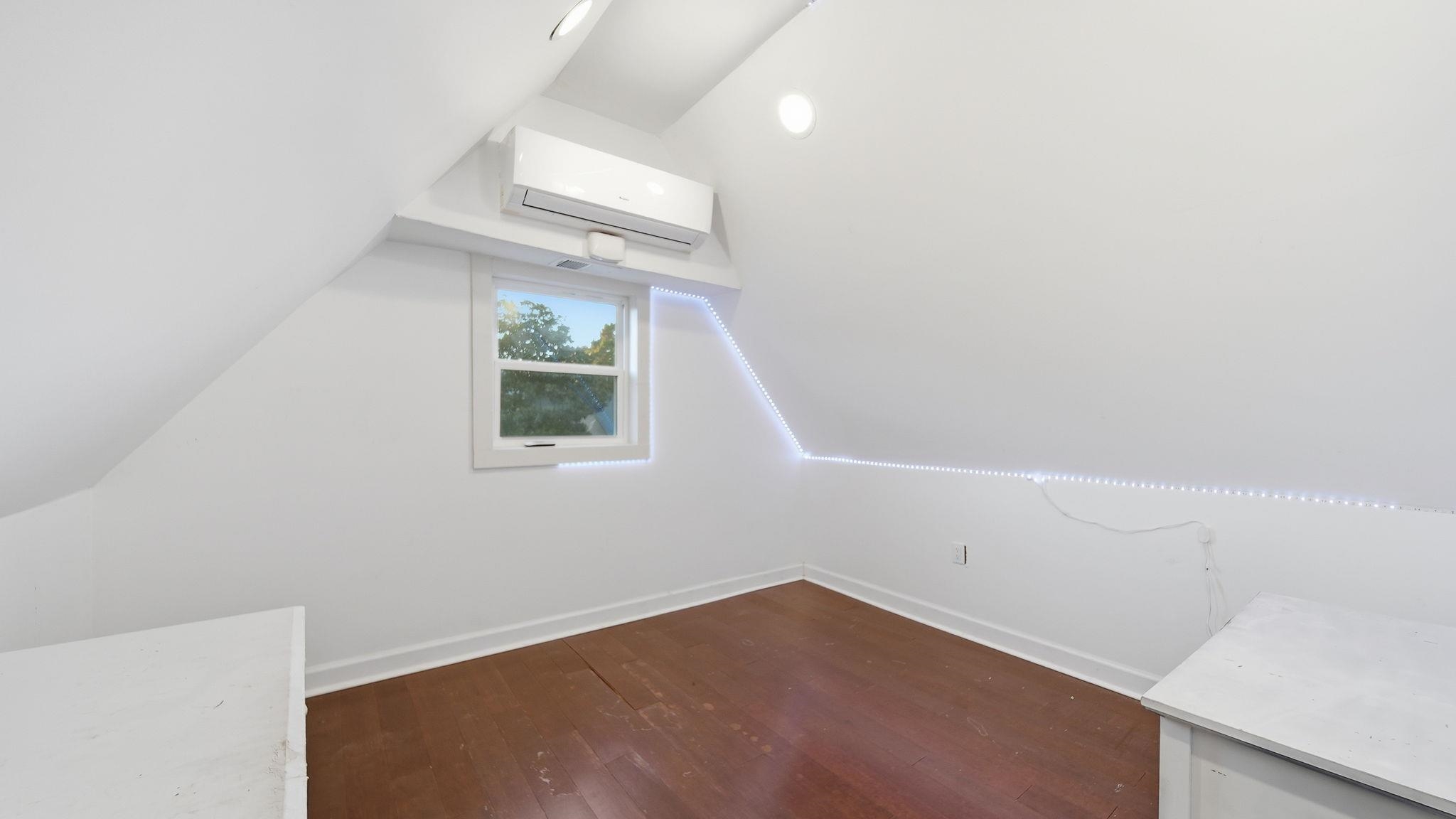 2442 Green Glen Dr Property Photo 24
