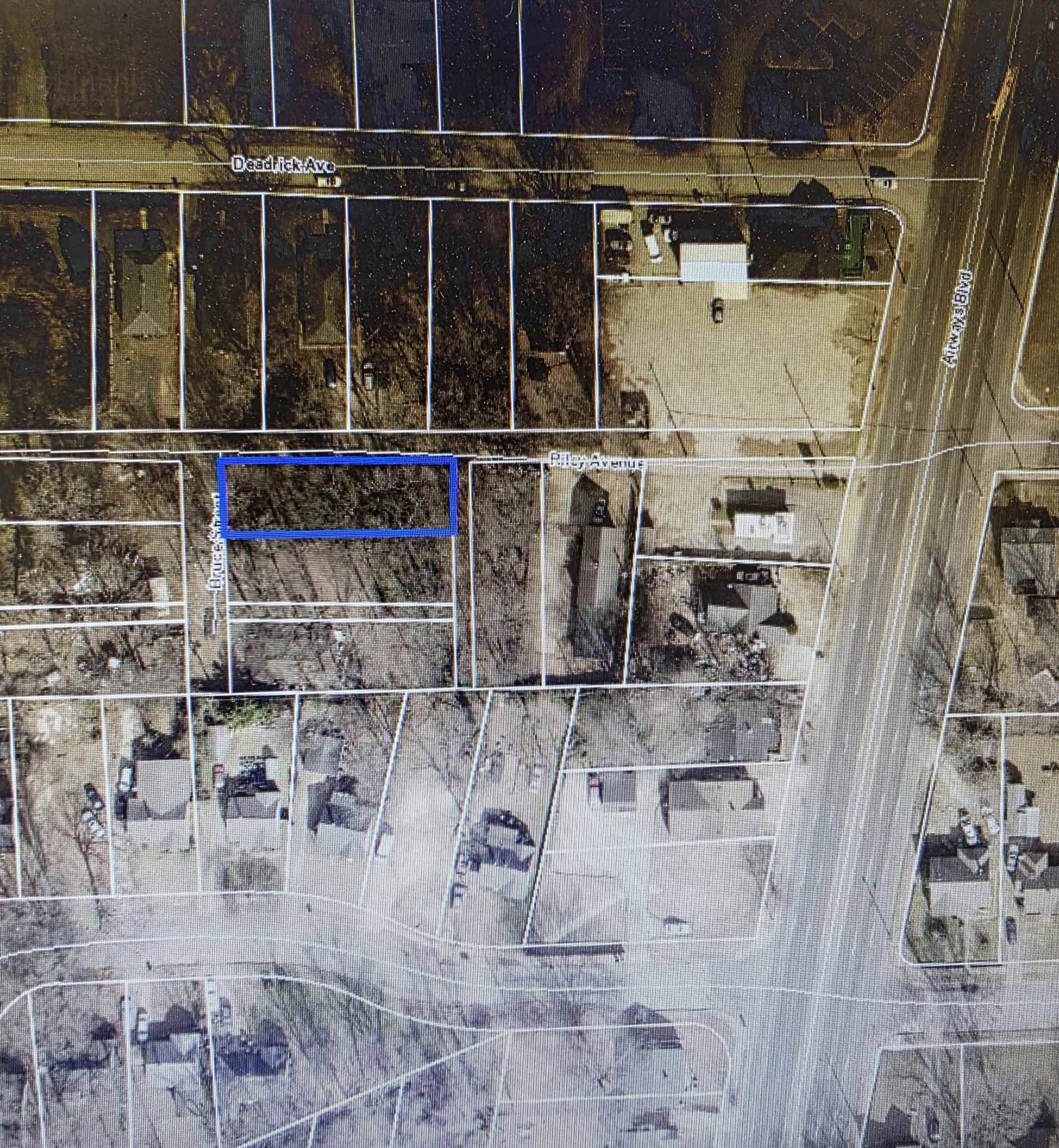1522 Bruce St Property Photo 2
