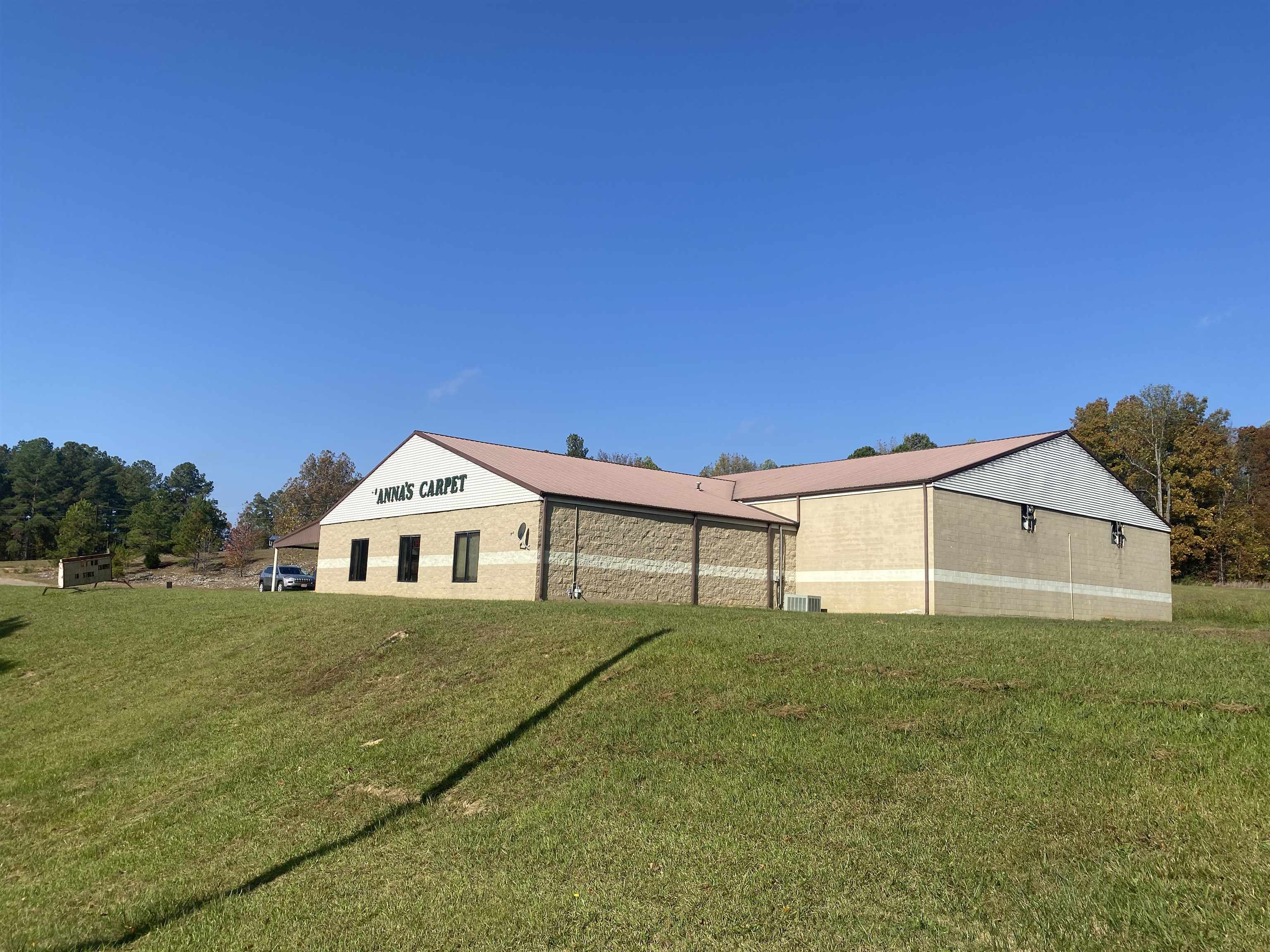 795 Center Point Rd Property Photo 3