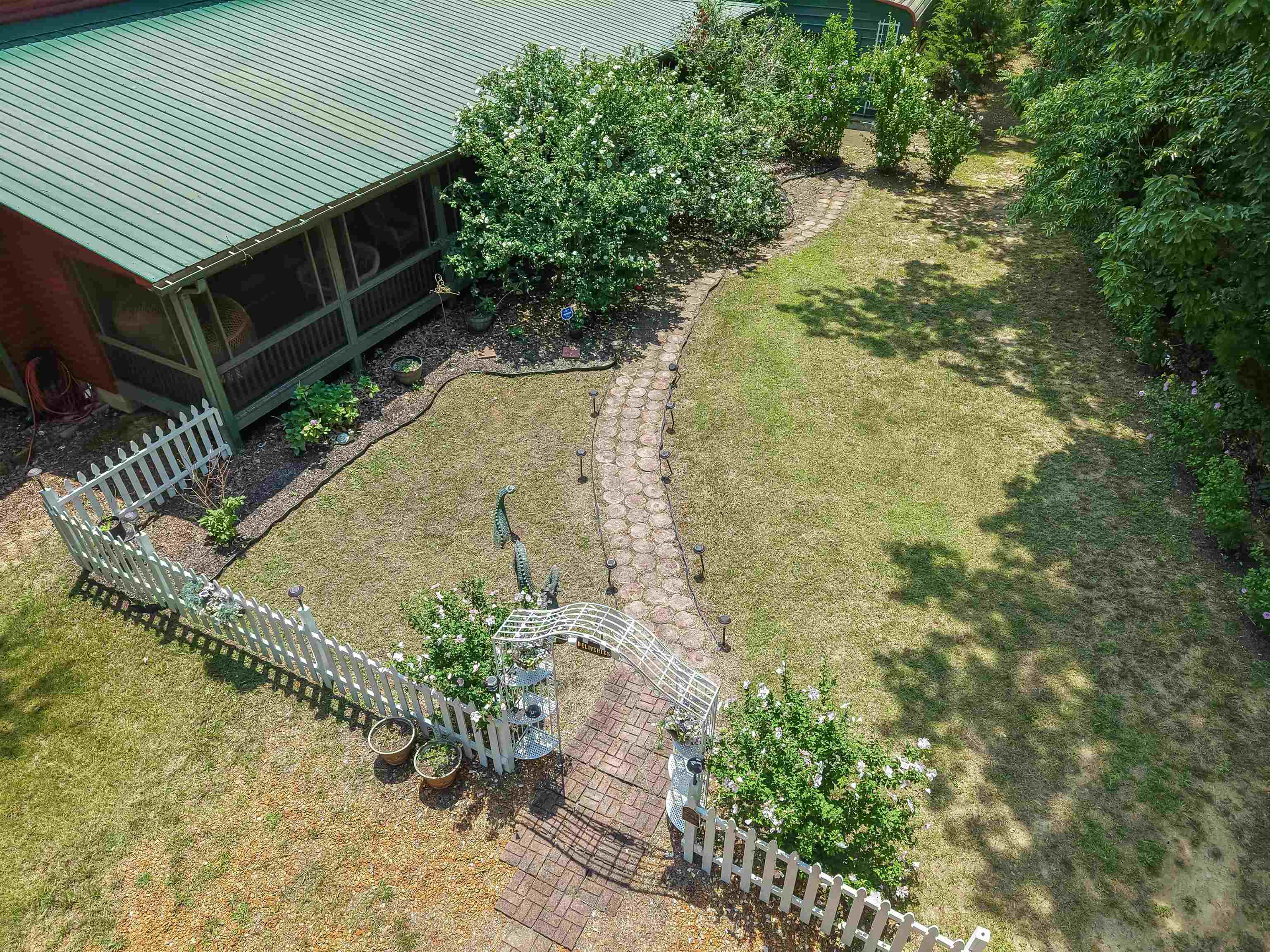 2835 Cerro Gordo Rd Property Photo 5