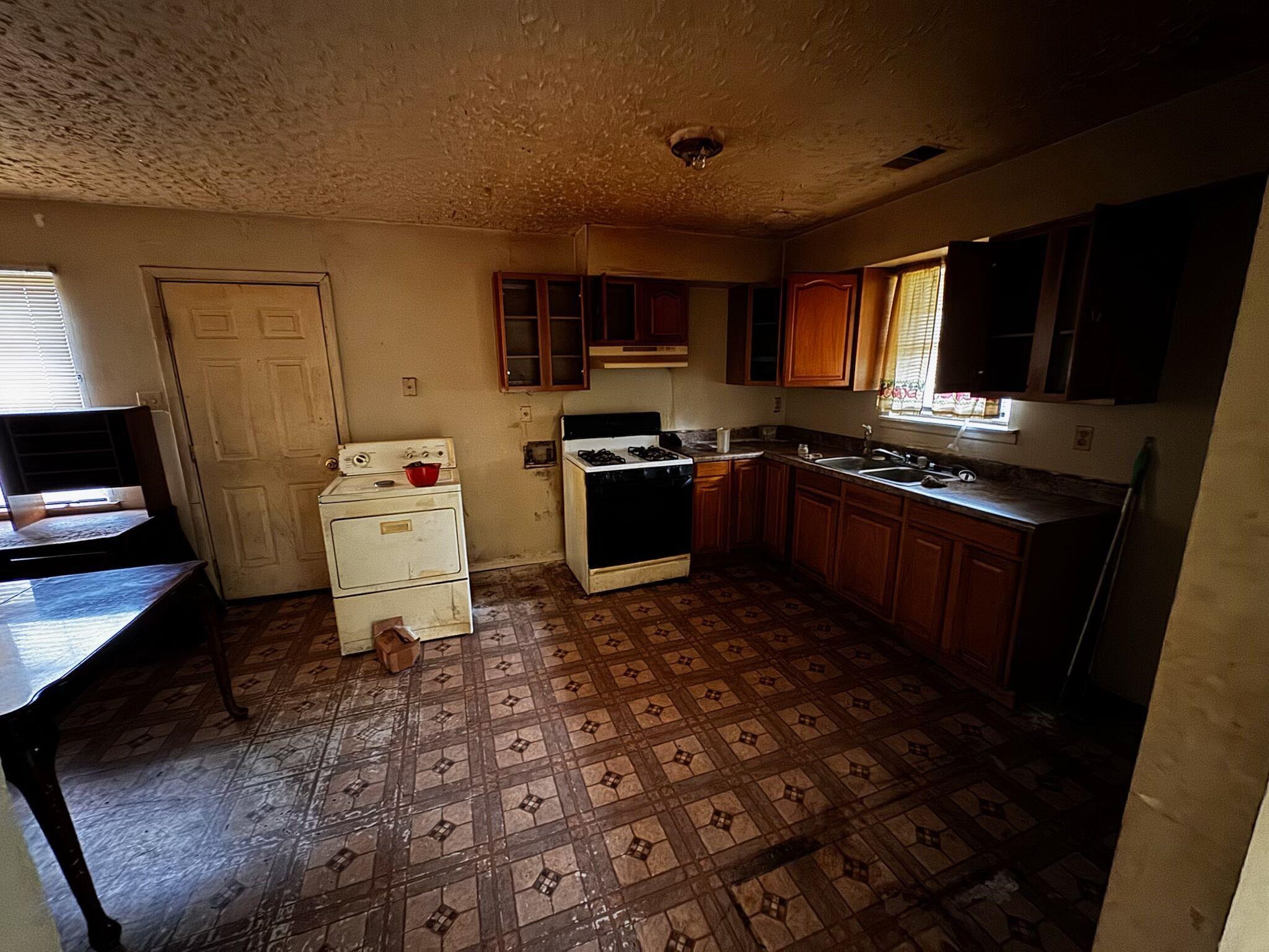 3211 Ford Rd Property Photo 2