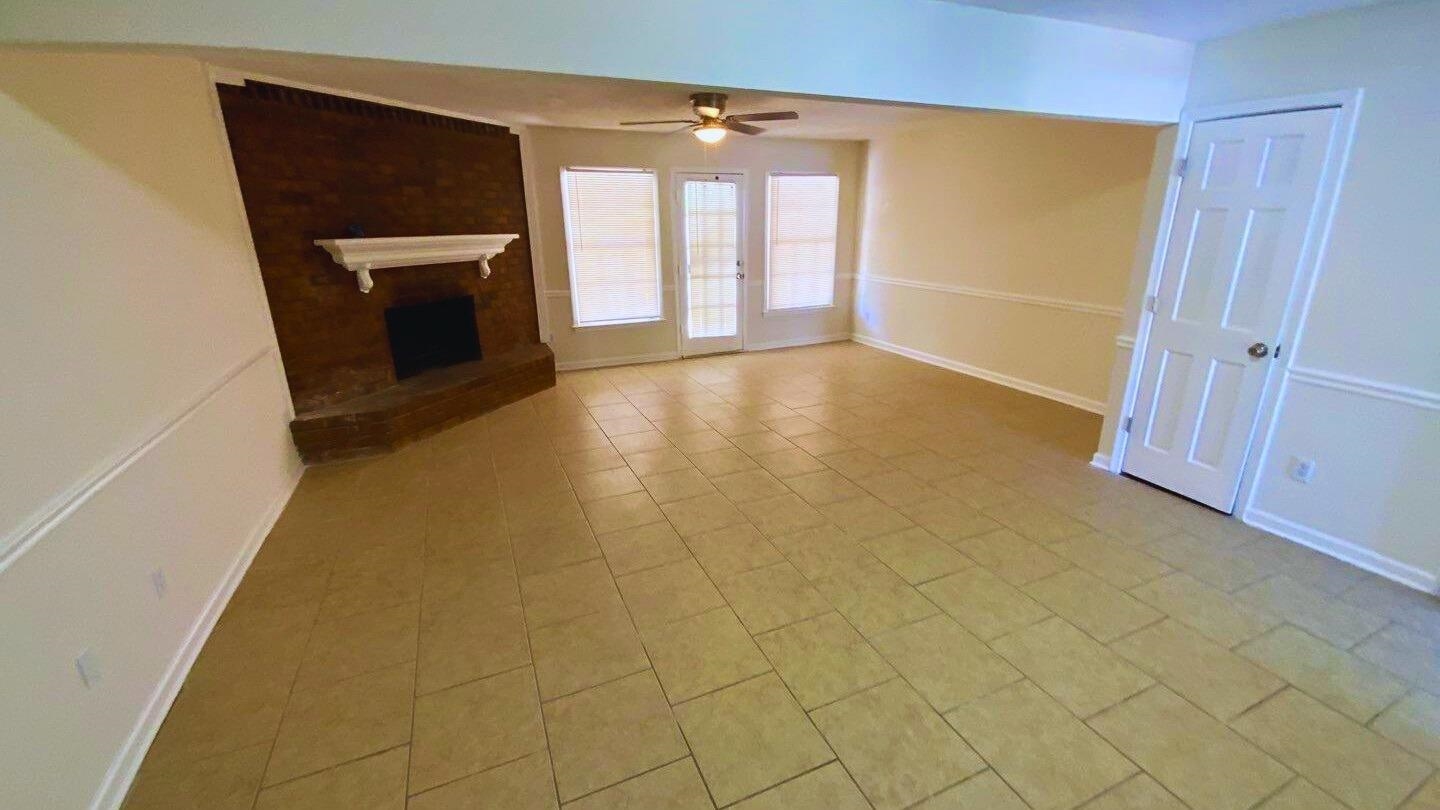 3725 Wax Myrtle Dr Property Photo 2