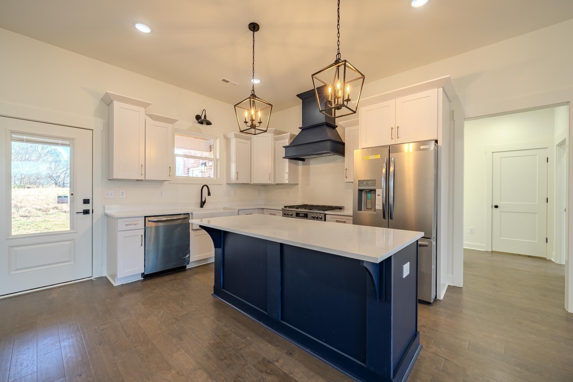 130 Belvedere Cir Property Photo 3