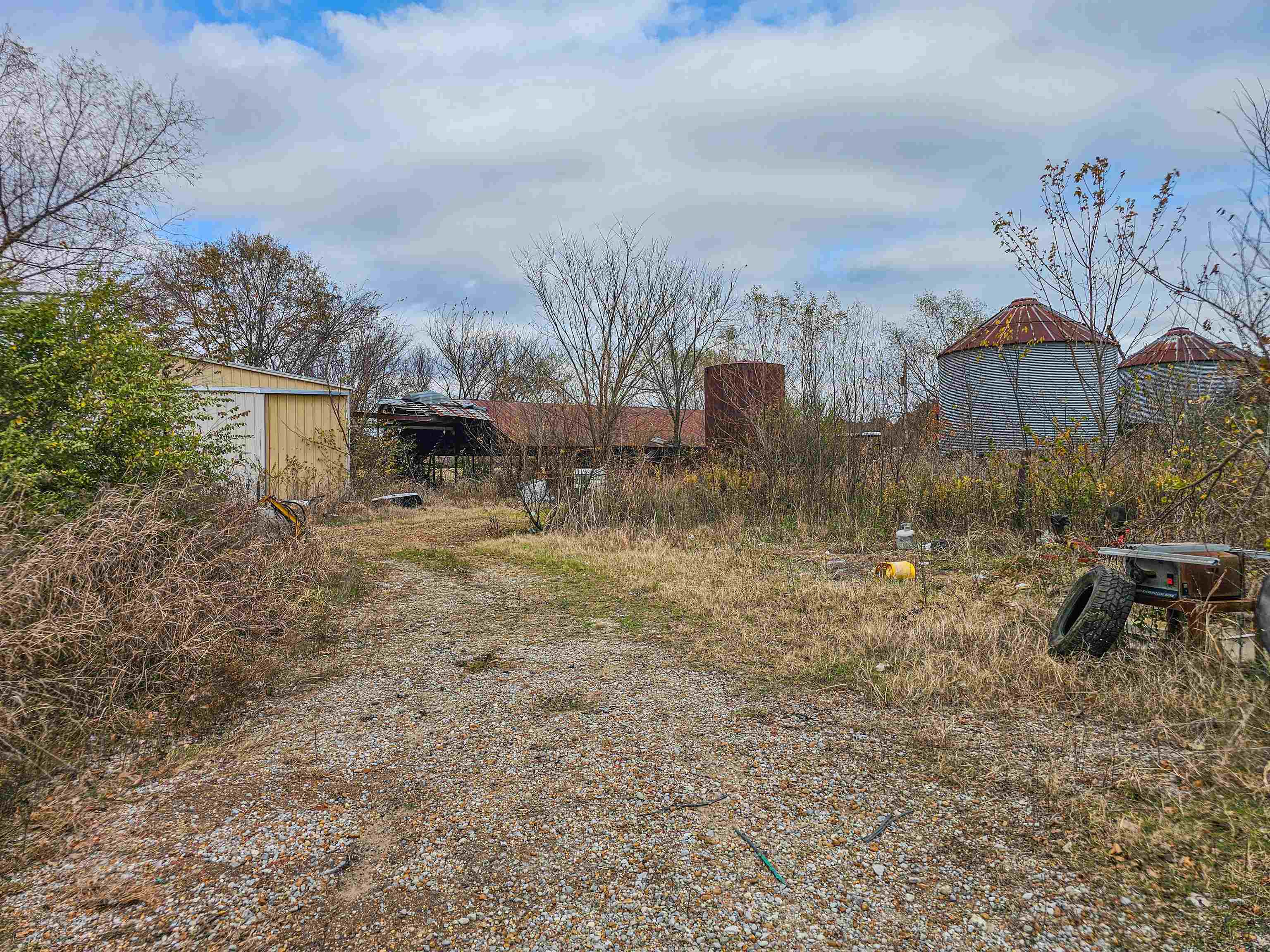 Fisherville Rd Property Photo 3