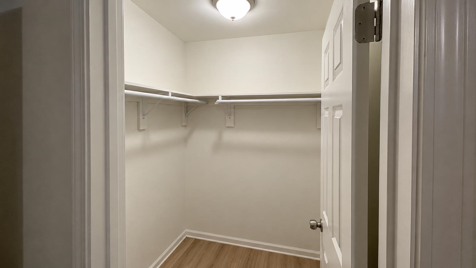 5 E Byfield Dr Property Photo 12