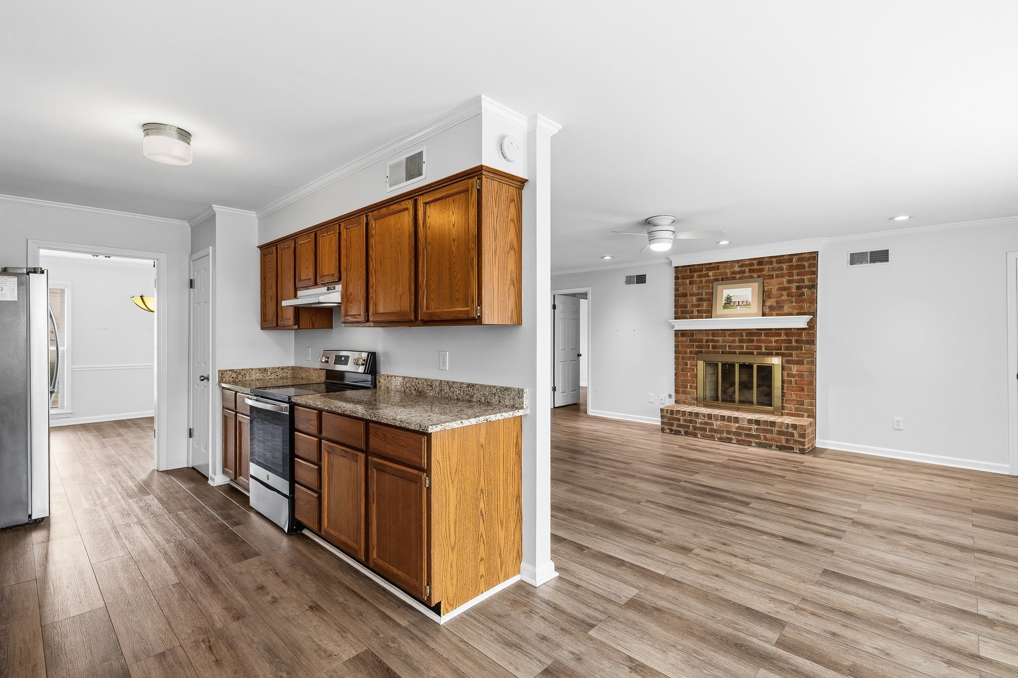 1889 Allenby Rd Property Photo 12