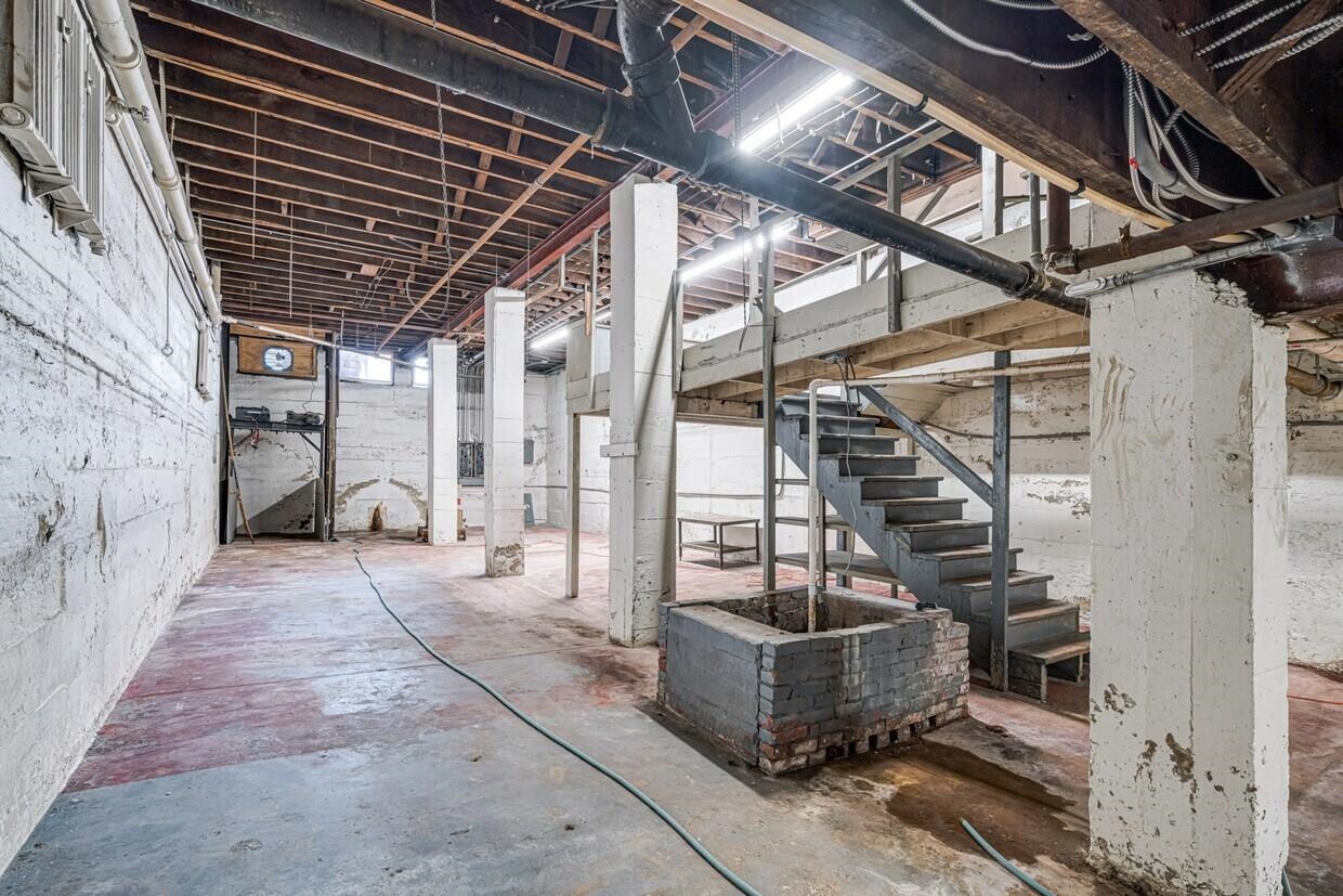 339 Madison Ave Property Photo 39