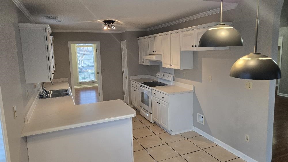 7118 Kingsland Dr Property Photo 5
