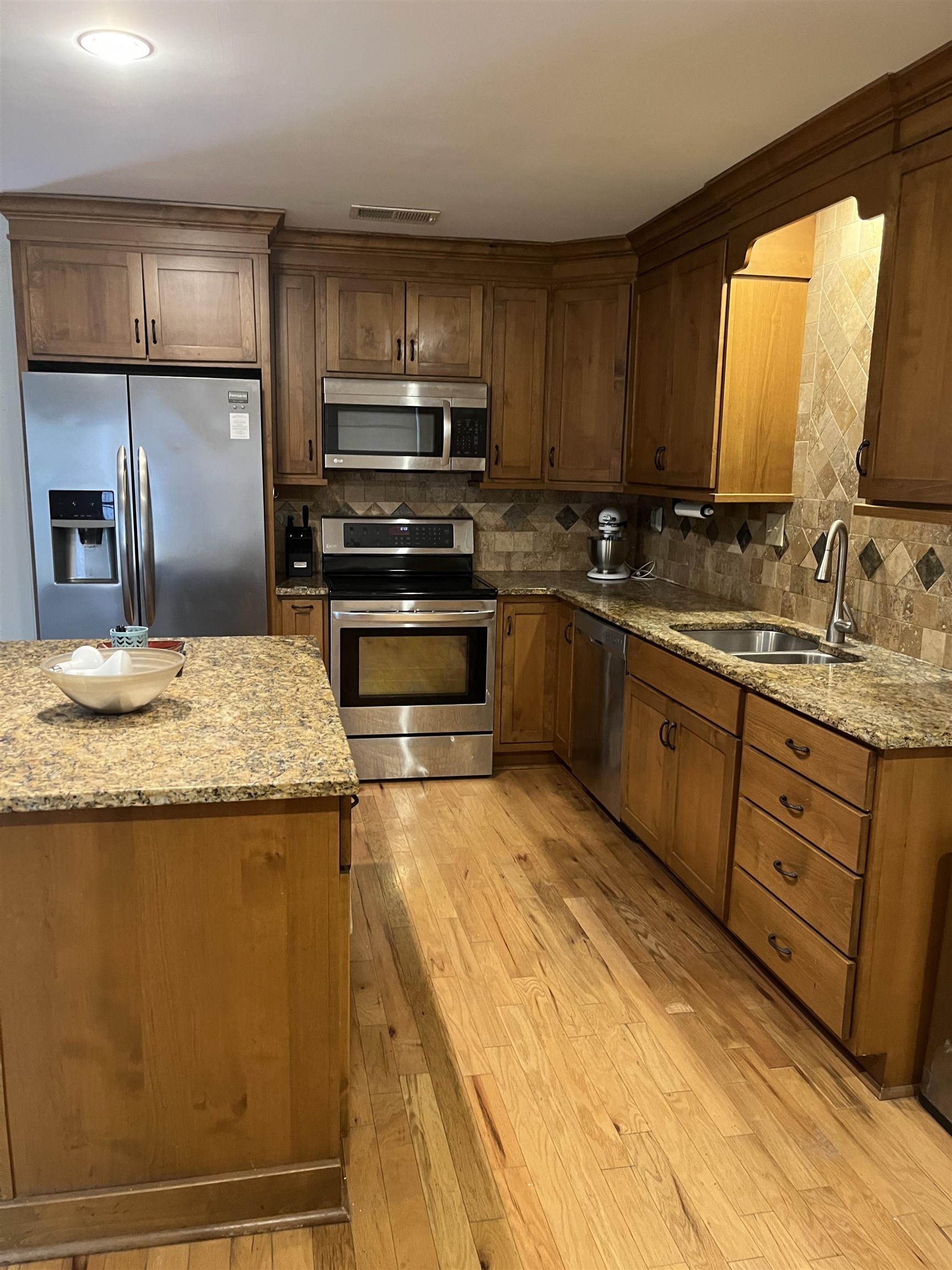 8003 Sunny Creek Dr Property Photo 15