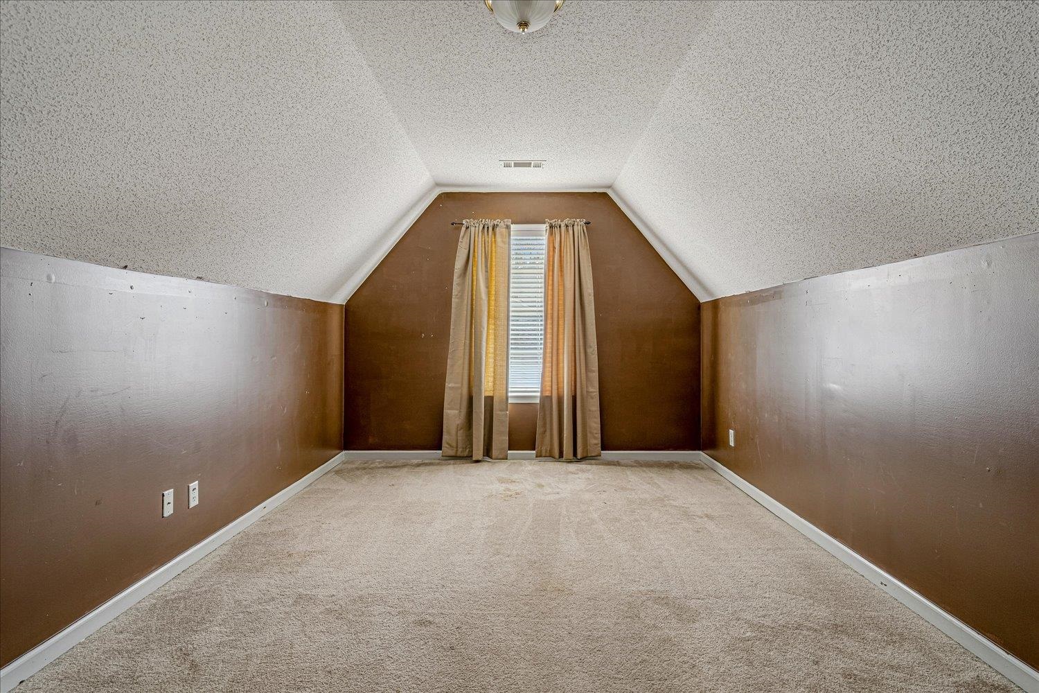8703 Rogers Park Ave Property Photo 25