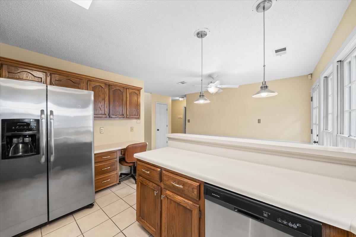 711 Autumn Winds Dr Property Photo 11