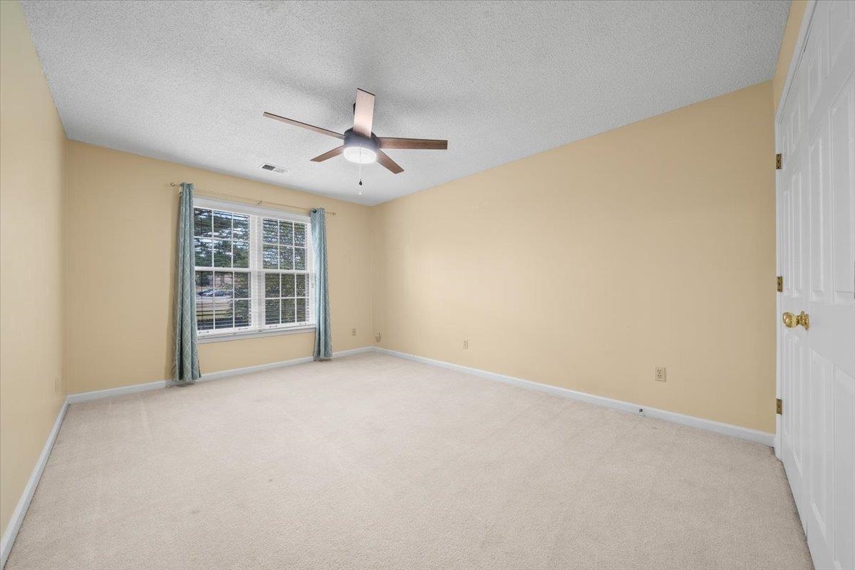 711 Autumn Winds Dr Property Photo 16