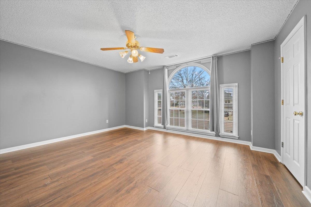 711 Autumn Winds Dr Property Photo 19