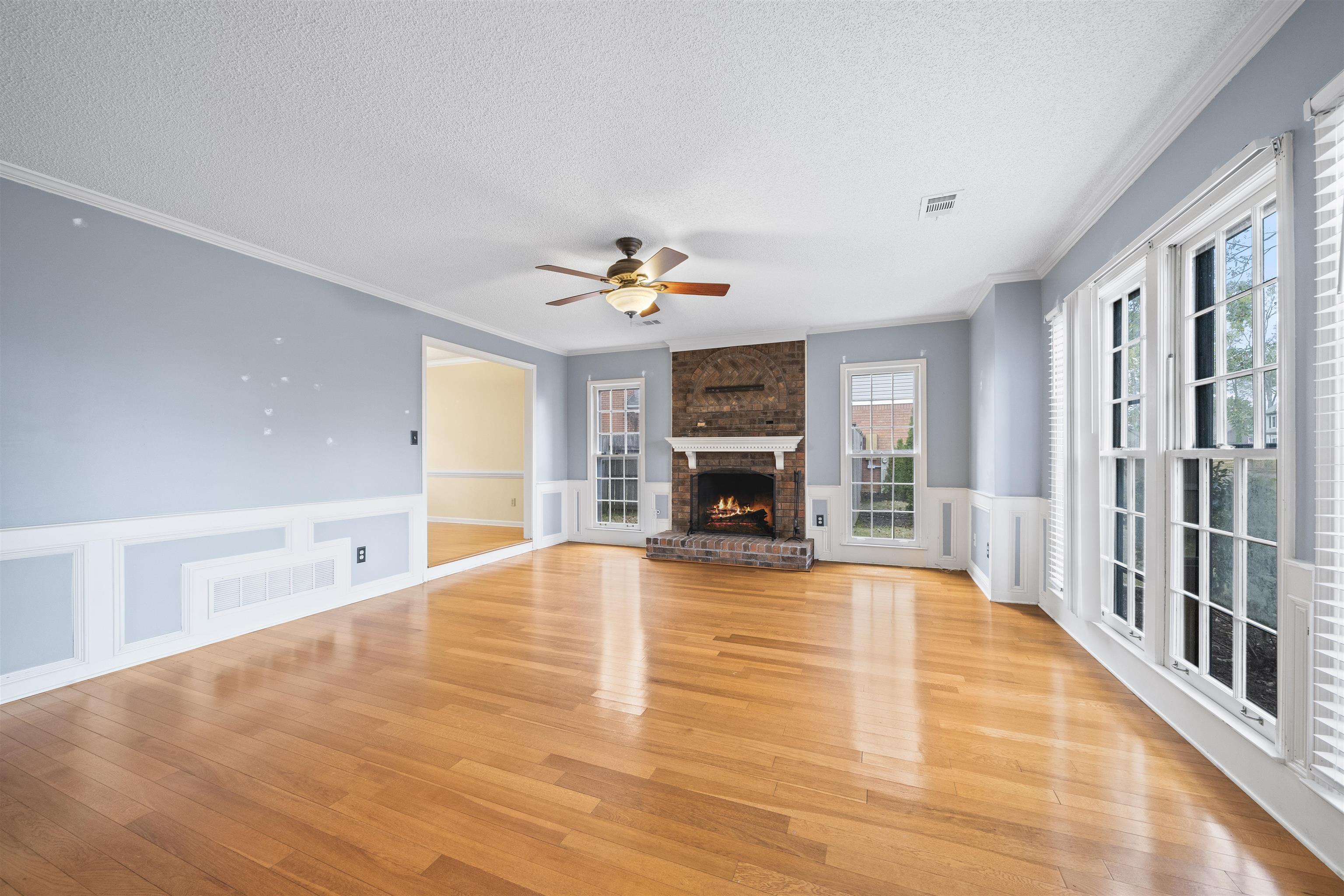 711 Autumn Winds Dr Property Photo 32