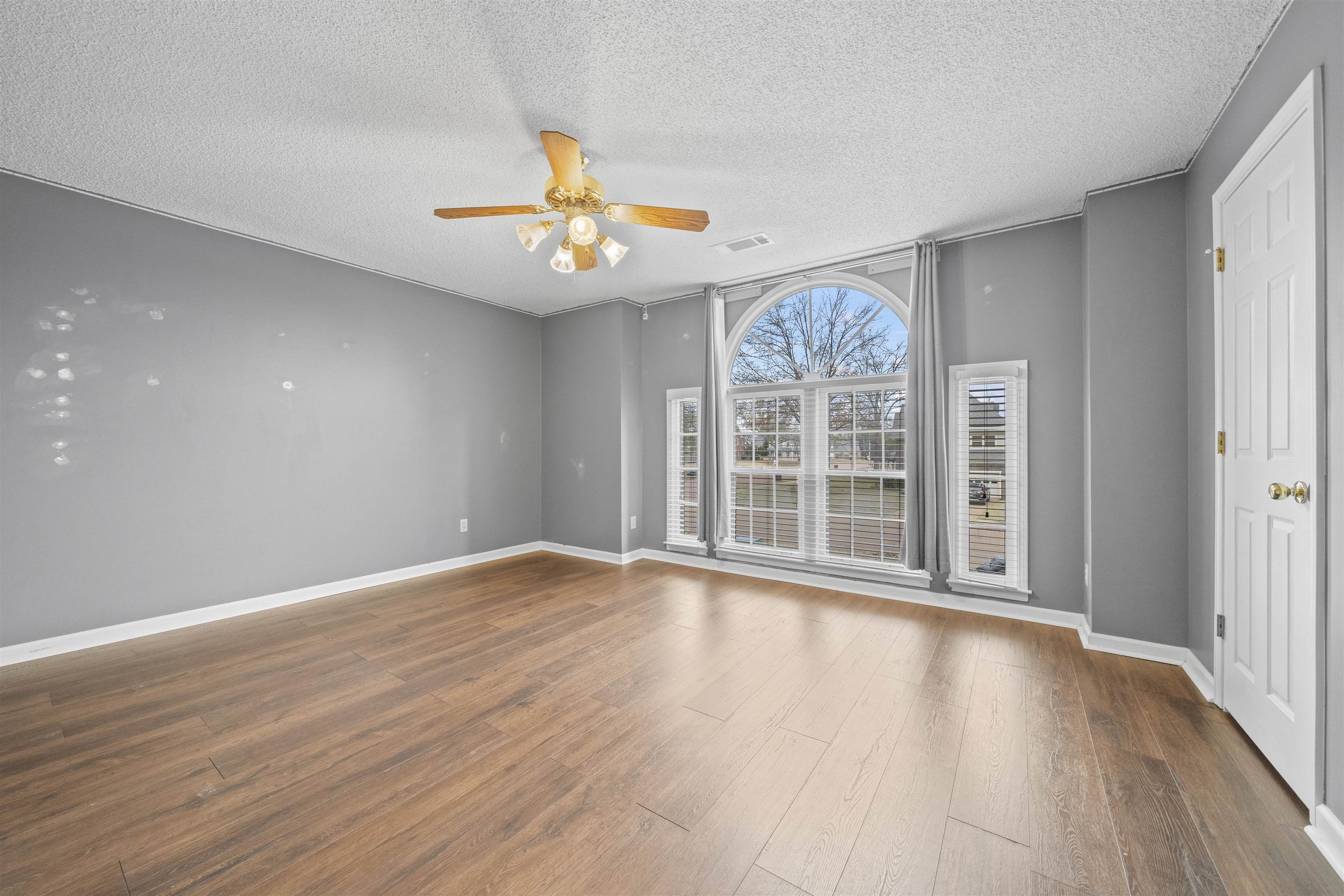711 Autumn Winds Dr Property Photo 37