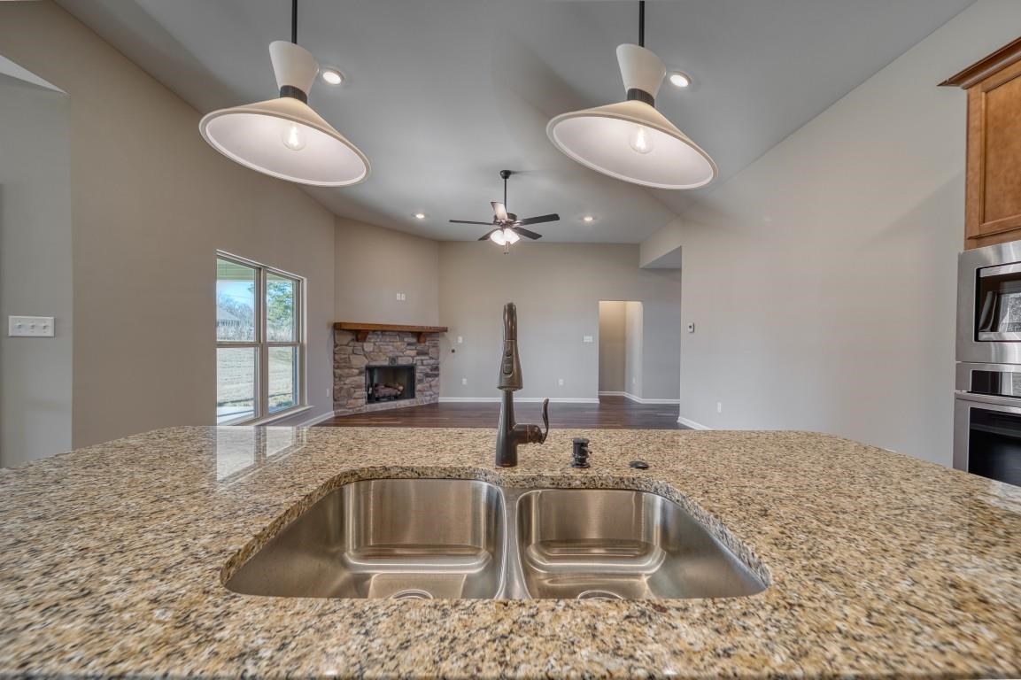 159 Como Ln Property Photo 4