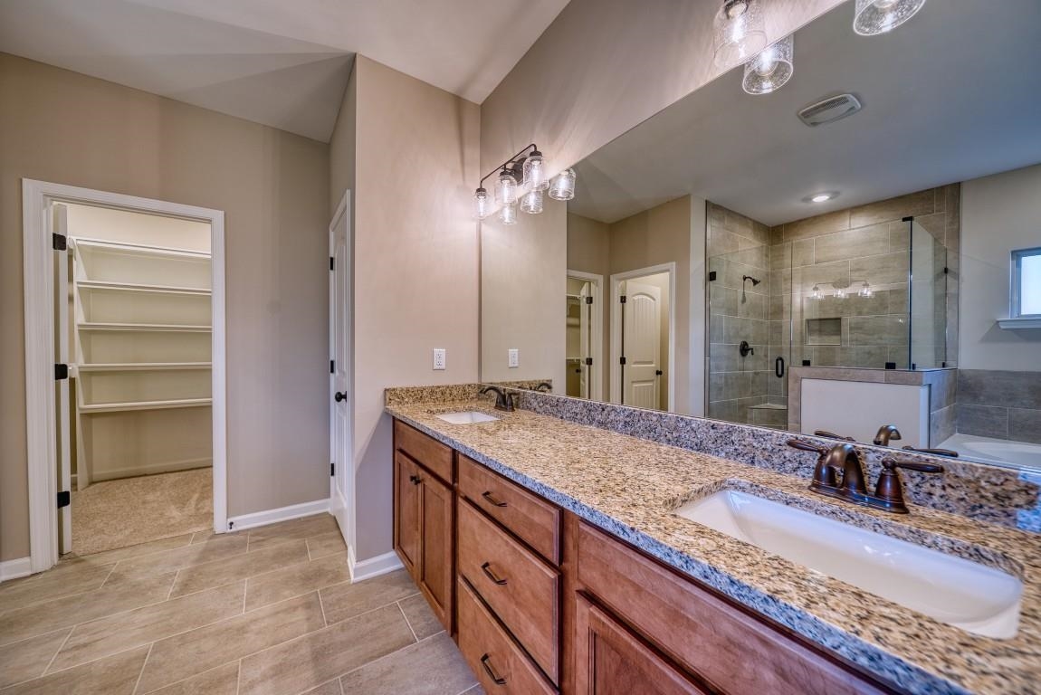 159 Como Ln Property Photo 8