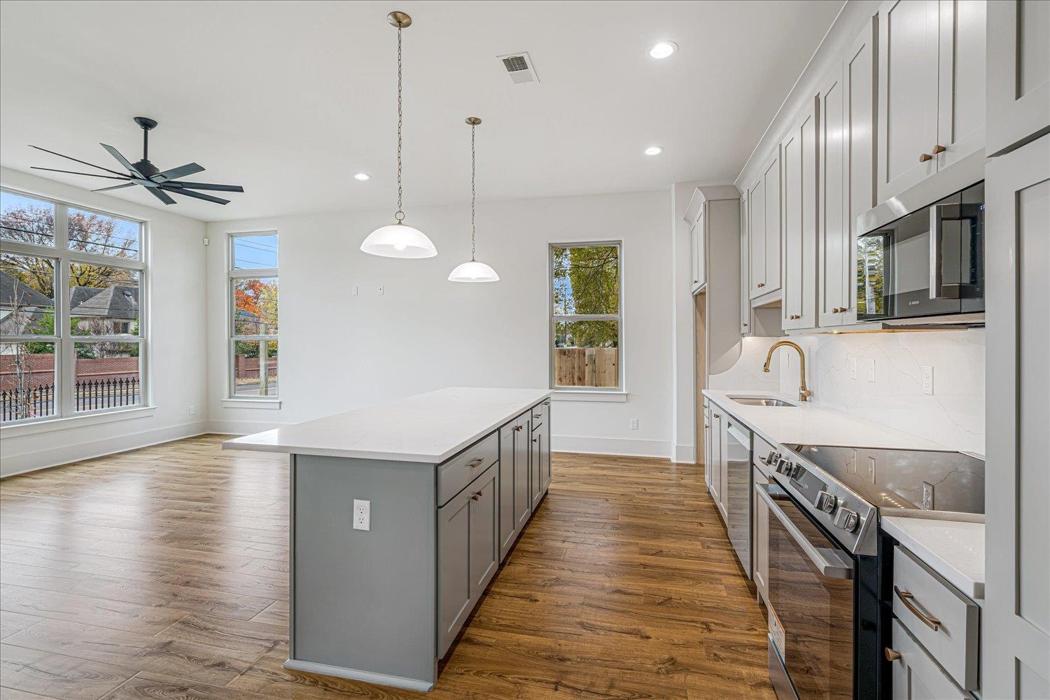 5484 Park Ave Property Photo 3