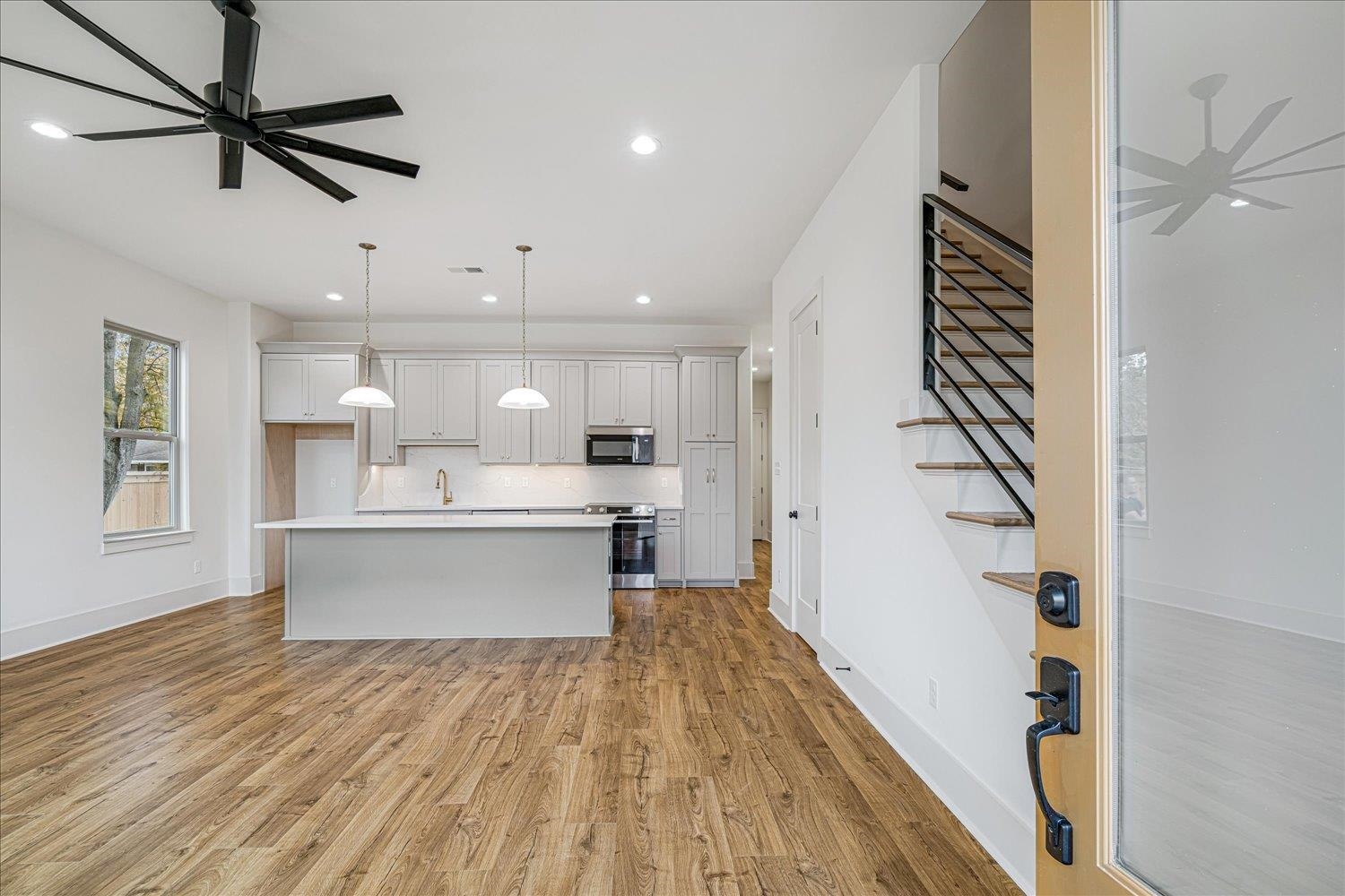 5484 Park Ave Property Photo 4