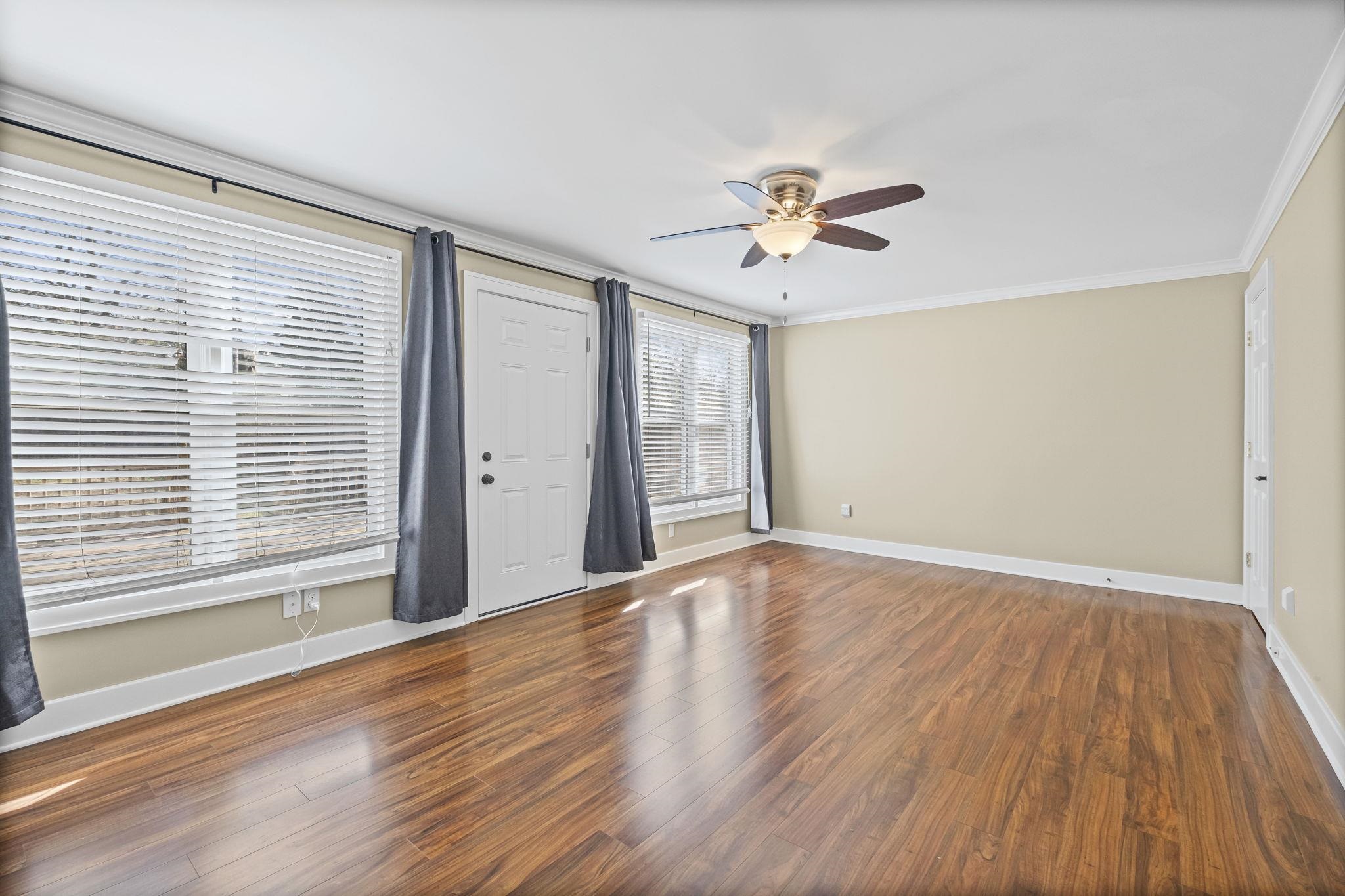 474 Alexander St Property Photo 10