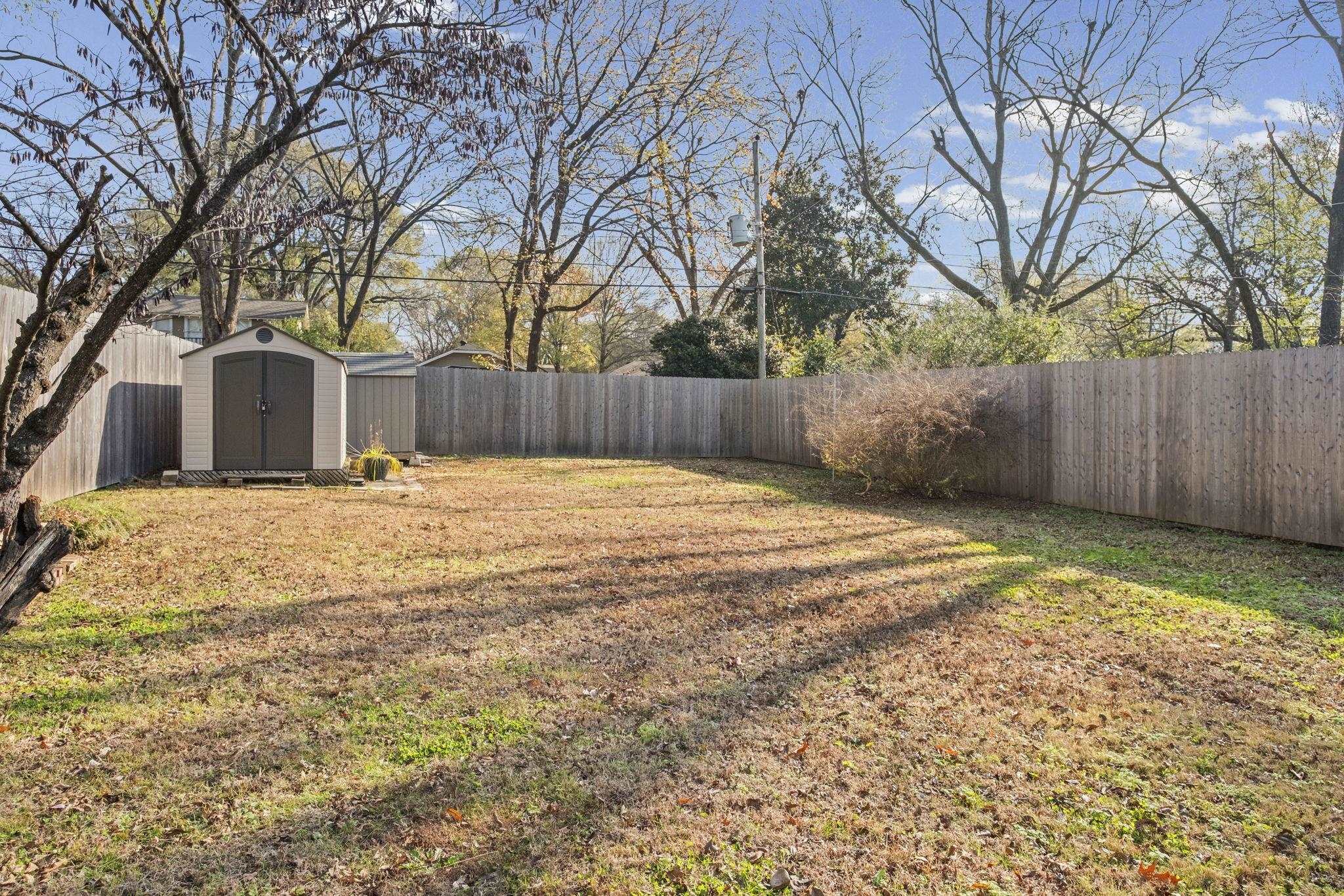 474 Alexander St Property Photo 24