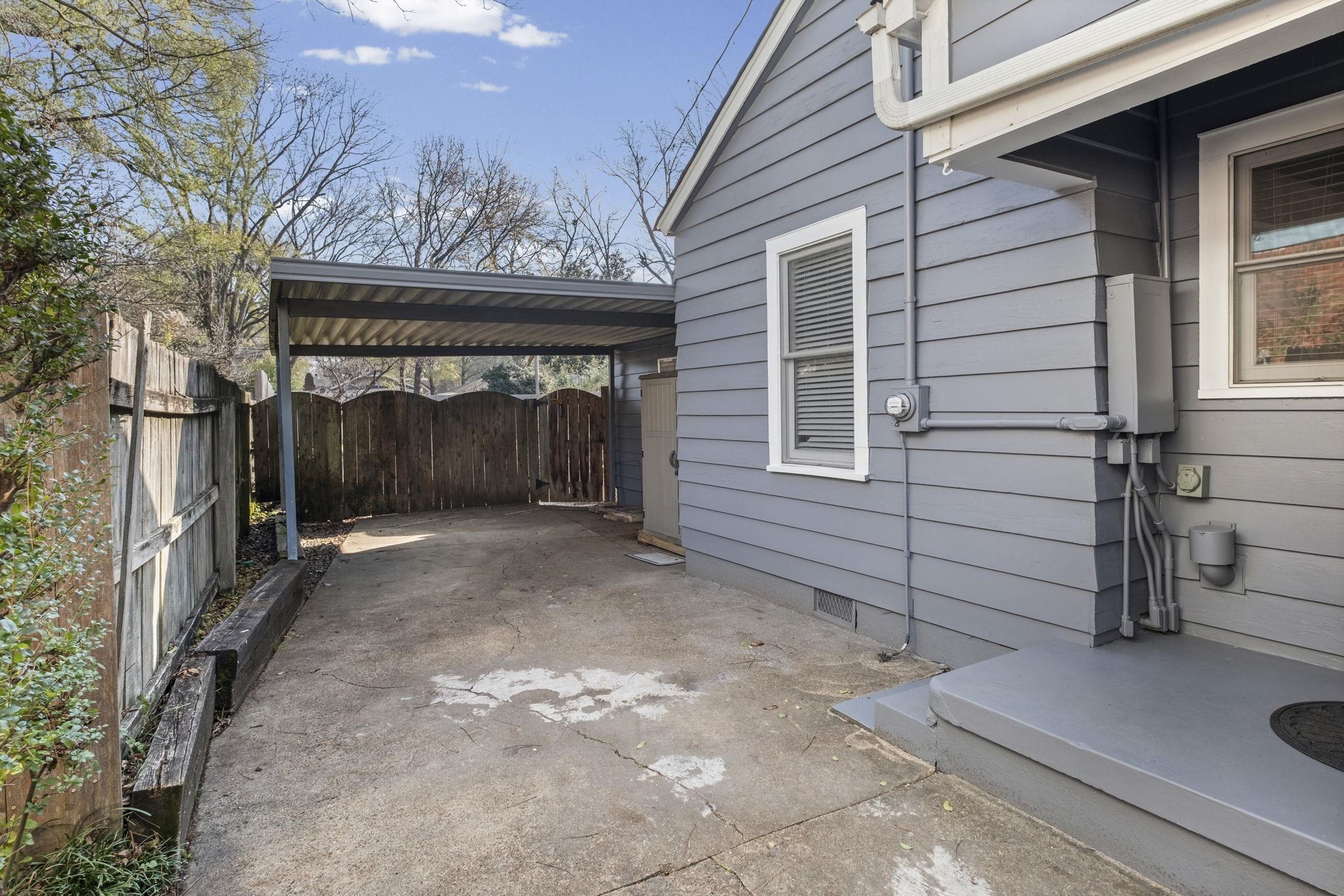 474 Alexander St Property Photo 29