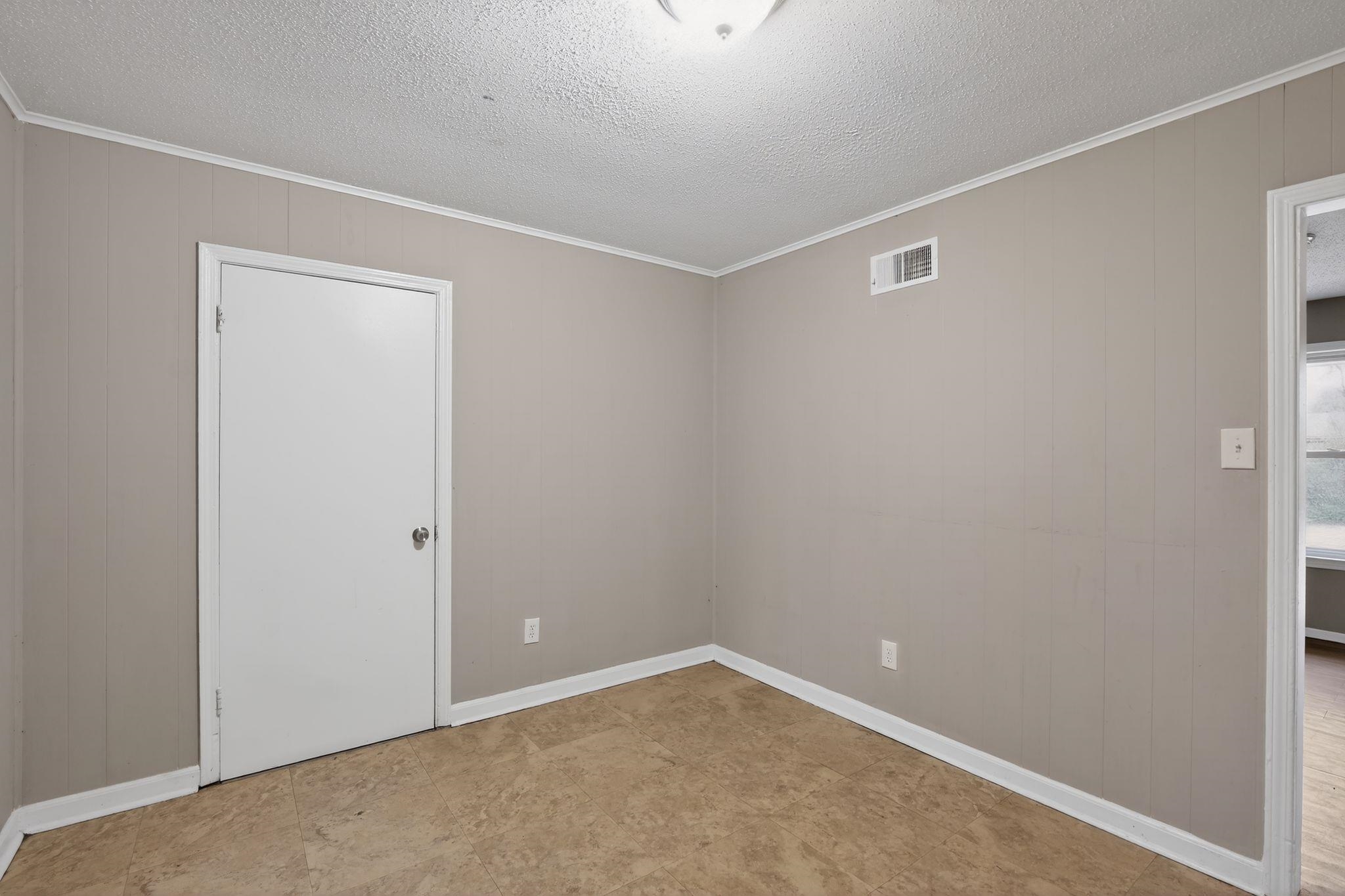 4314 Ford Rd Property Photo 5