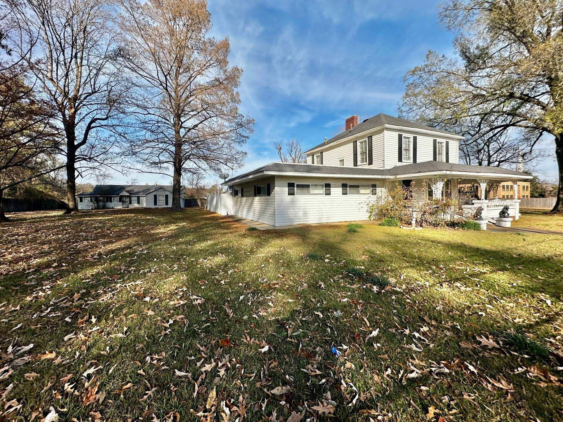 1108 Whitehaven Ln Property Photo 1