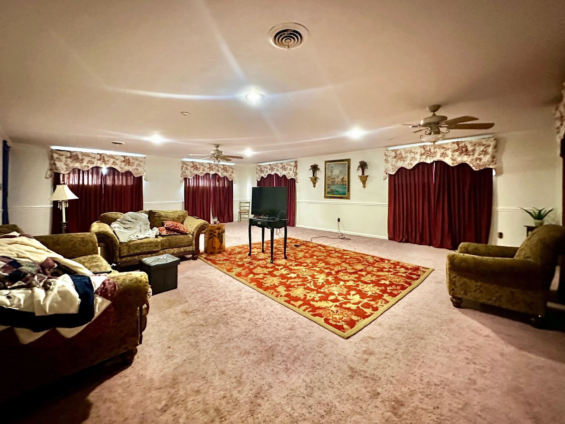 1108 Whitehaven Ln Property Photo 8