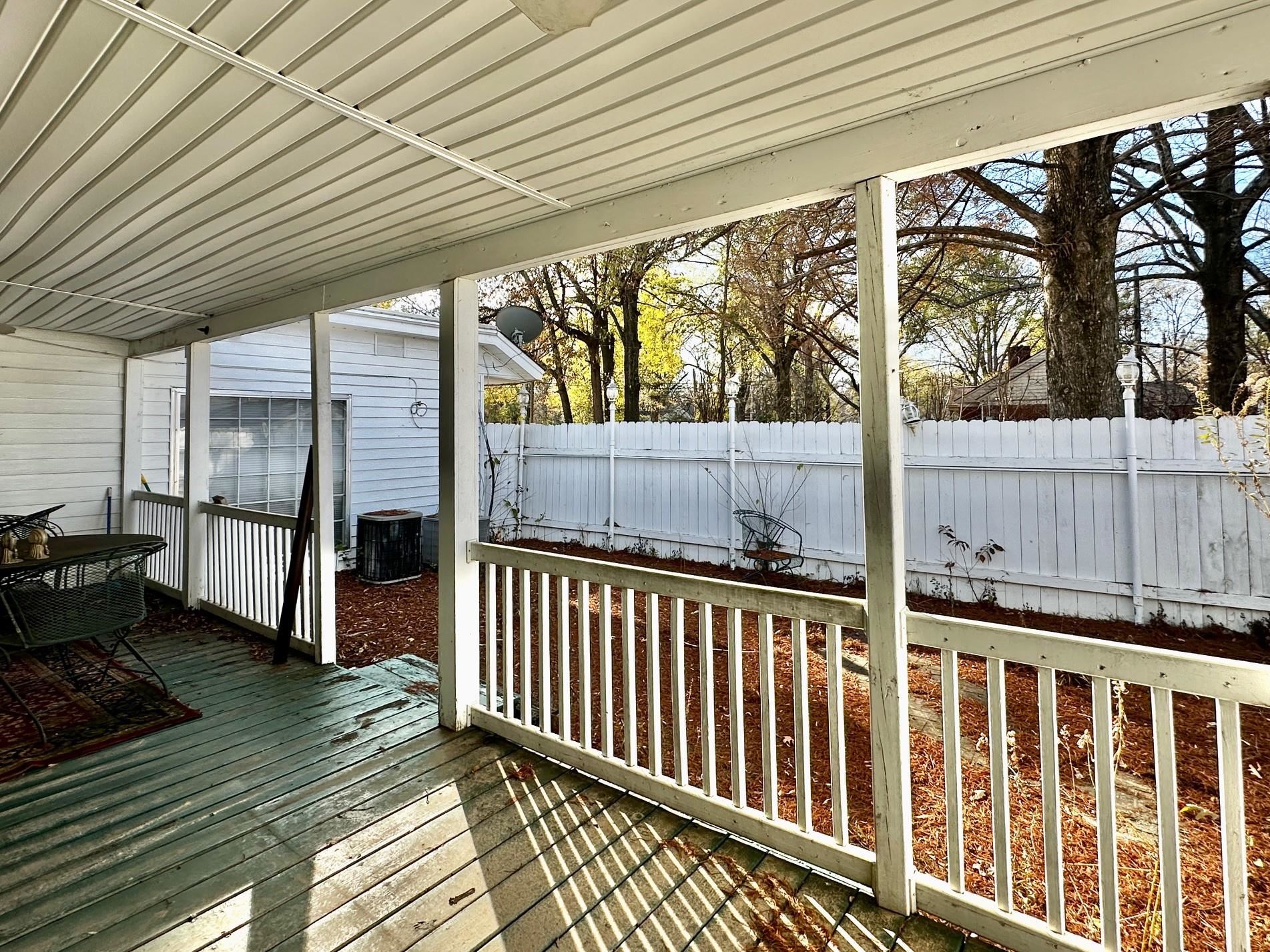 1108 Whitehaven Ln Property Photo 15