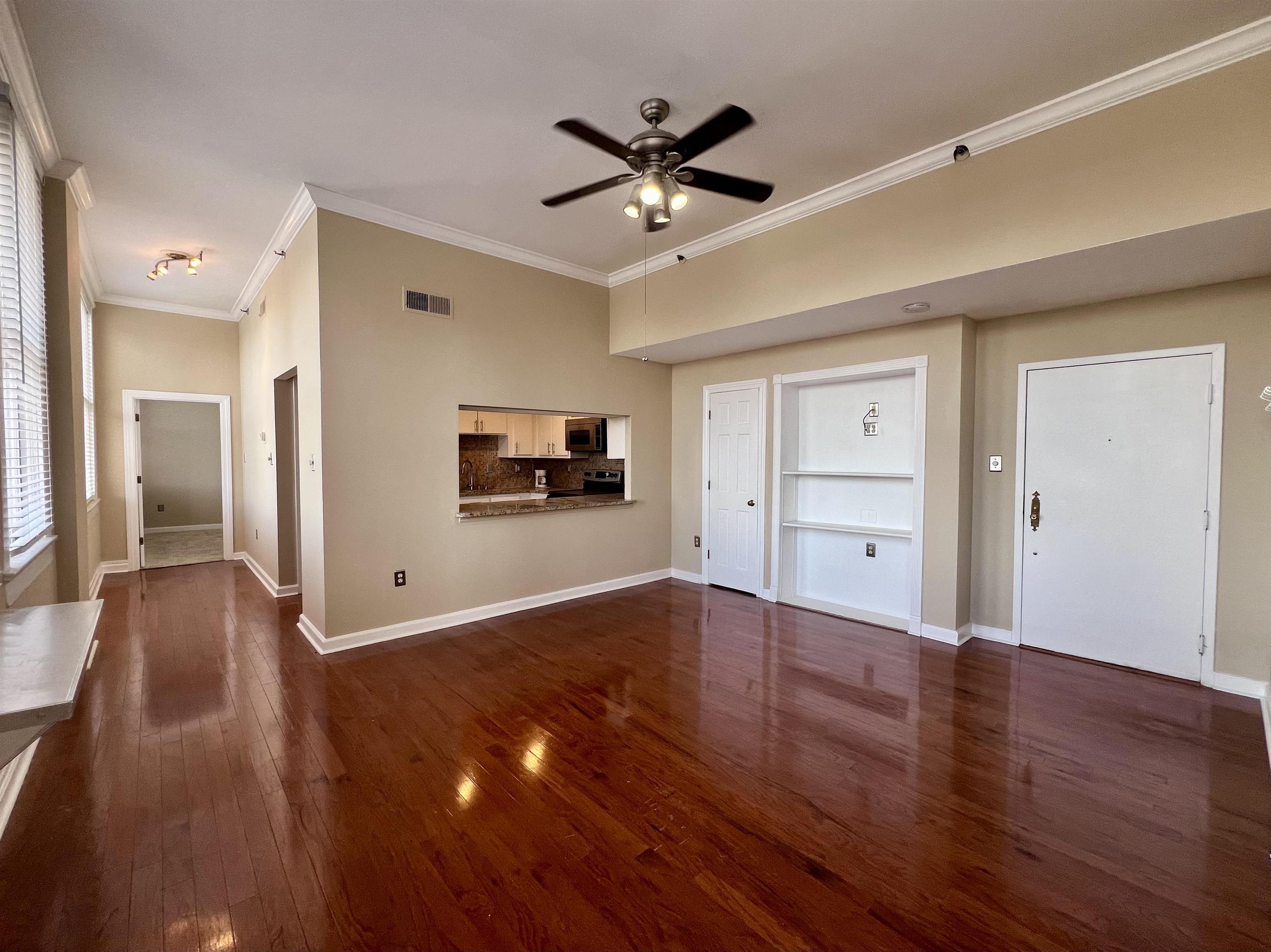 10 N Main St 10c Property Photo 8