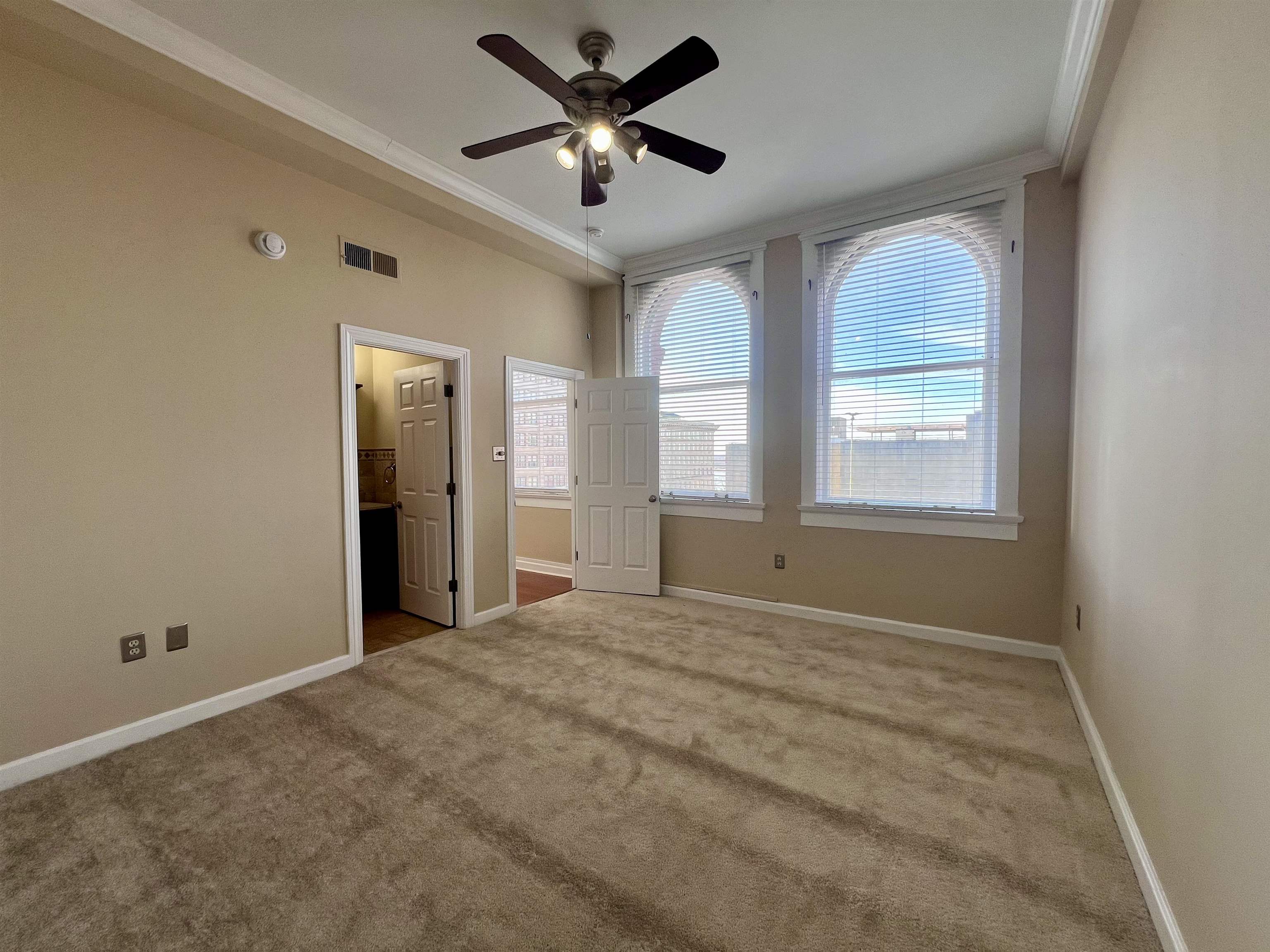 10 N Main St 10c Property Photo 17
