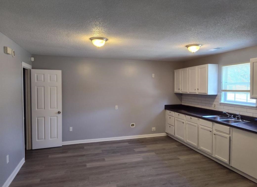 2525 Rozelle Rd Property Photo 6
