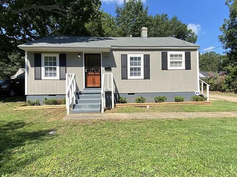 2119 Pendleton St Property Photo 1