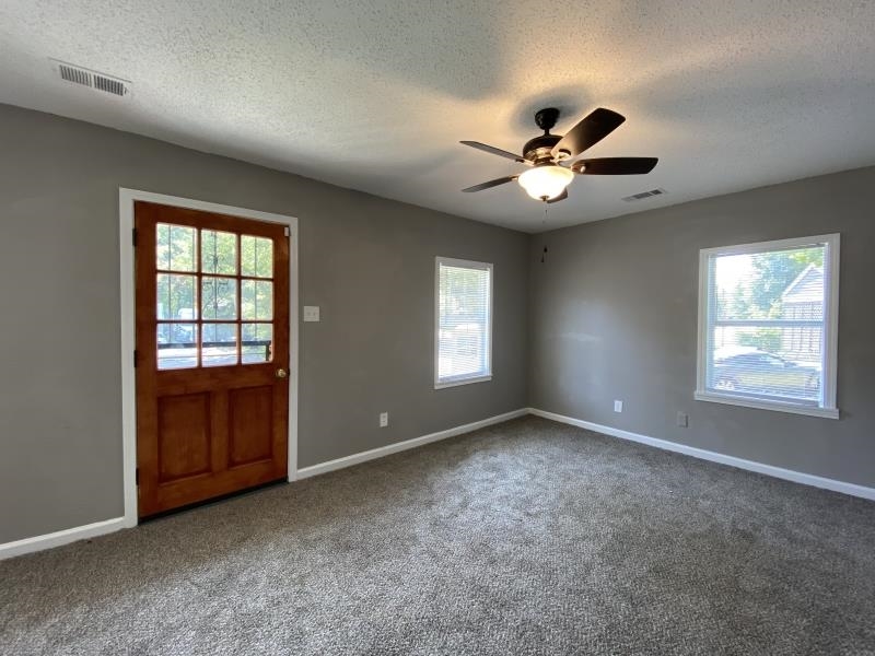 2119 Pendleton St Property Photo 2